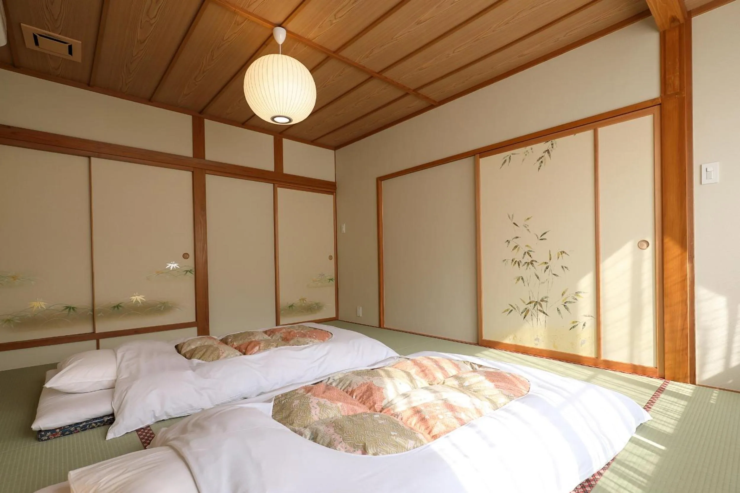 Photo of the whole room, Bed in Tsukasaya Ryokan
