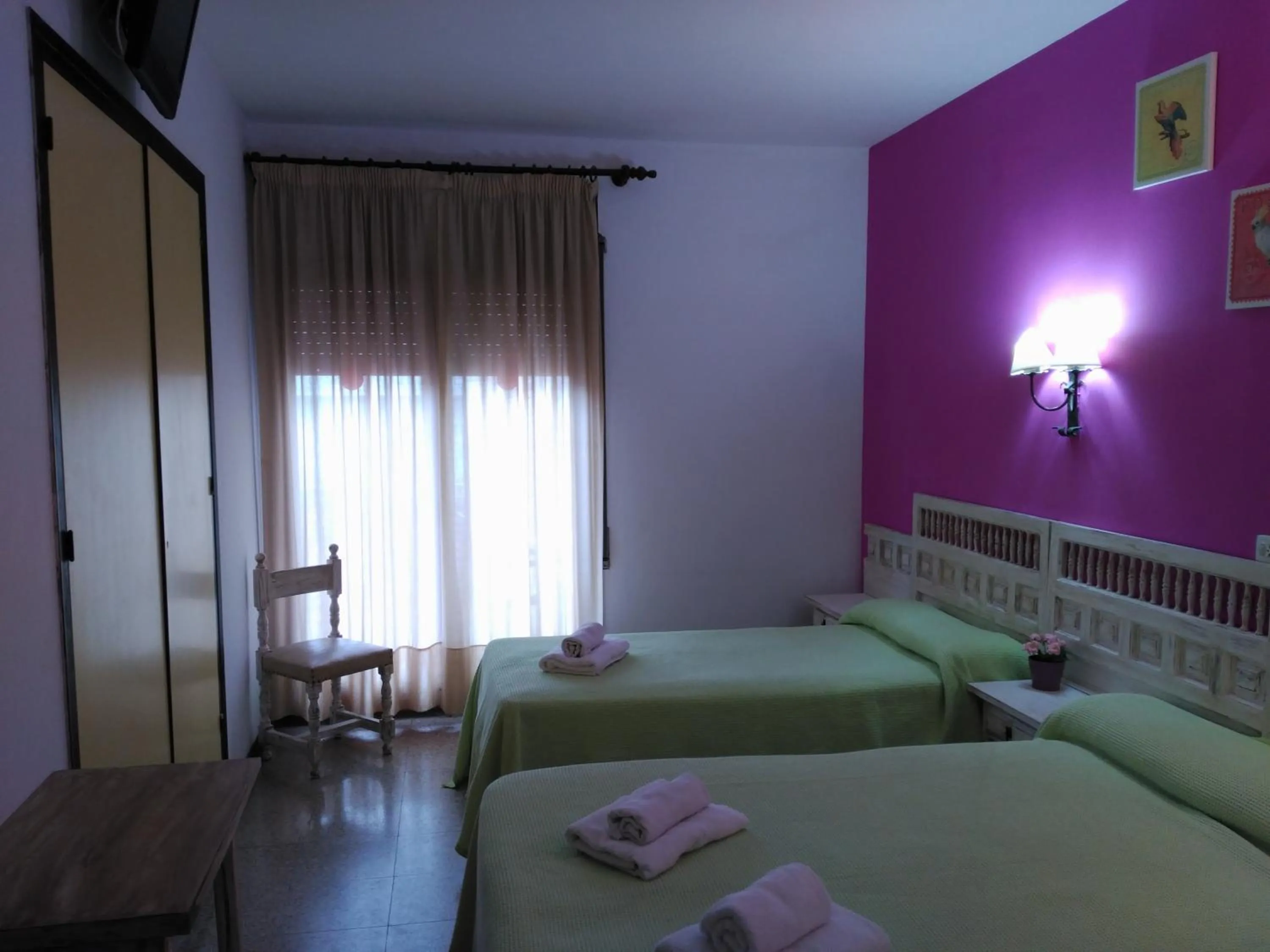 Photo of the whole room, Bed in Hotel Miami