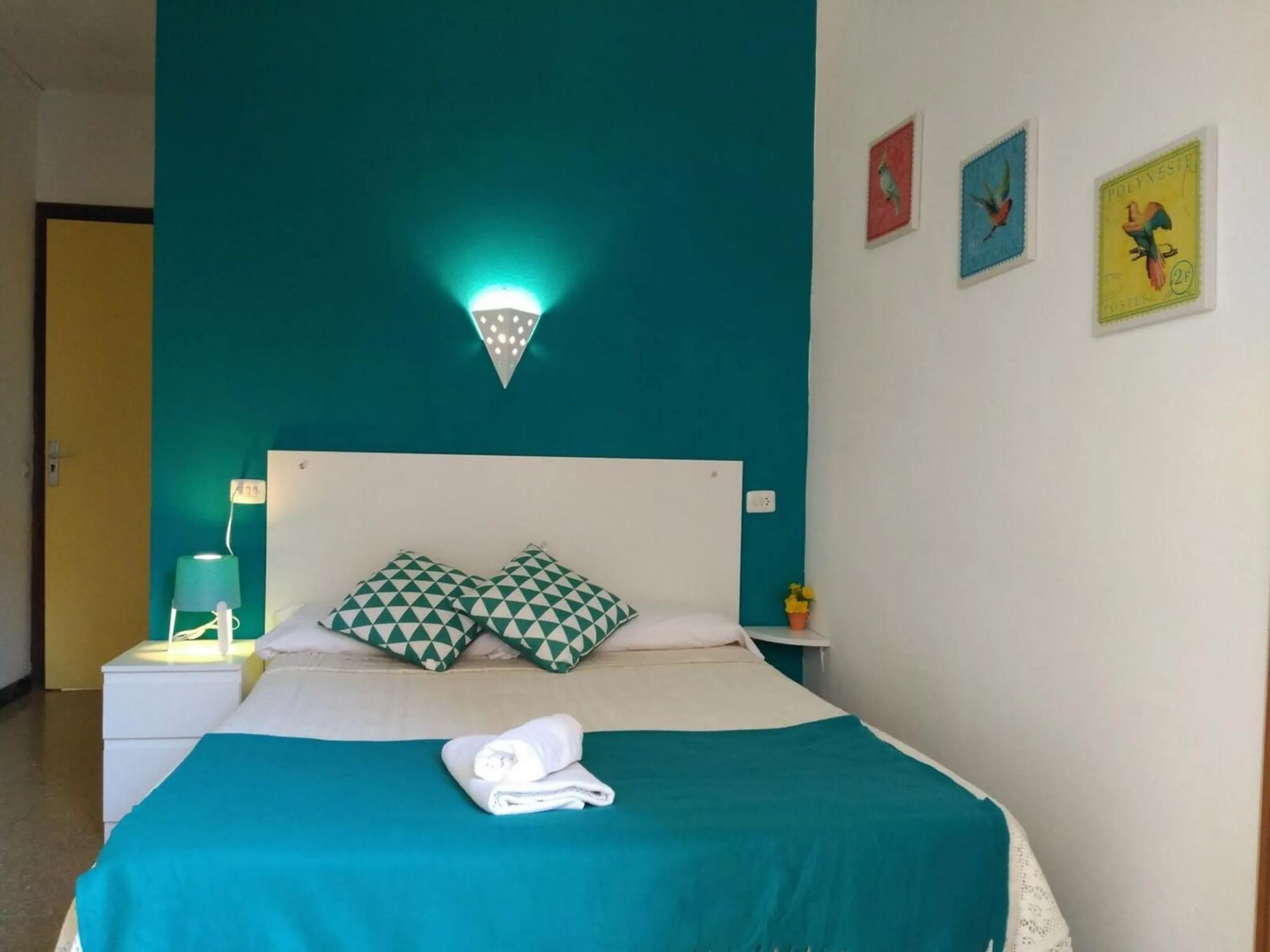 Photo of the whole room, Bed in Hotel Miami