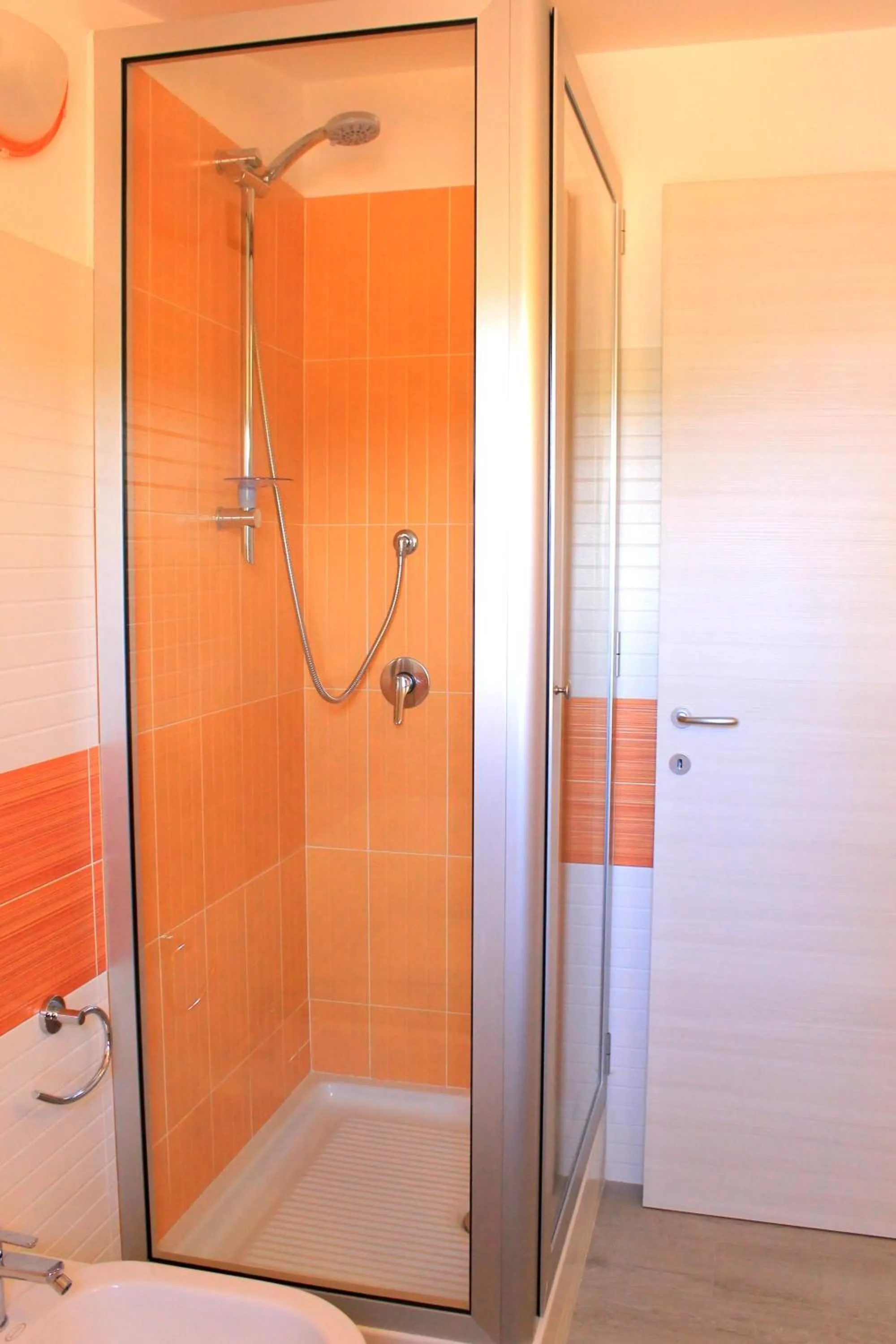 Shower in Meublé Leonetti