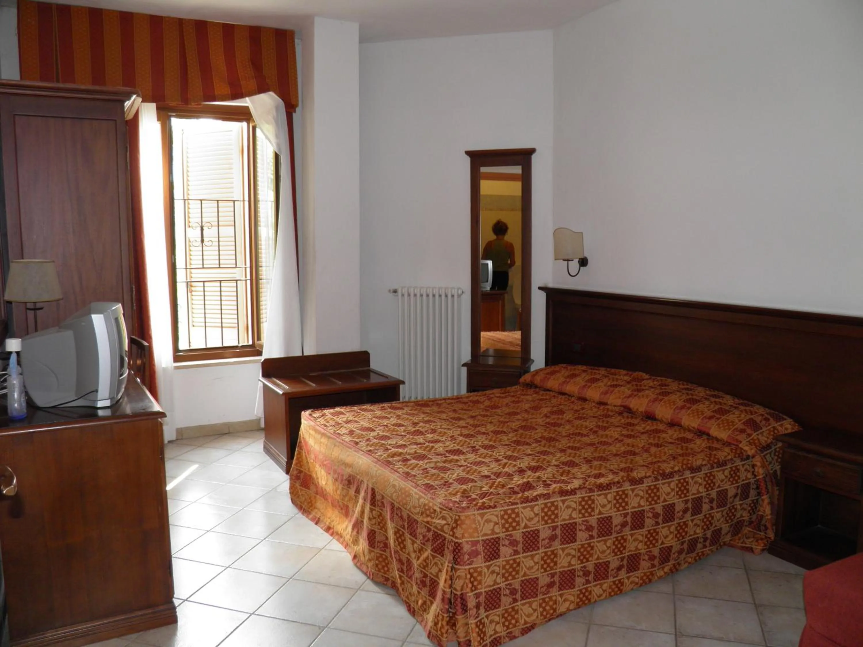 Photo of the whole room, Bed in Hotel Bellagio