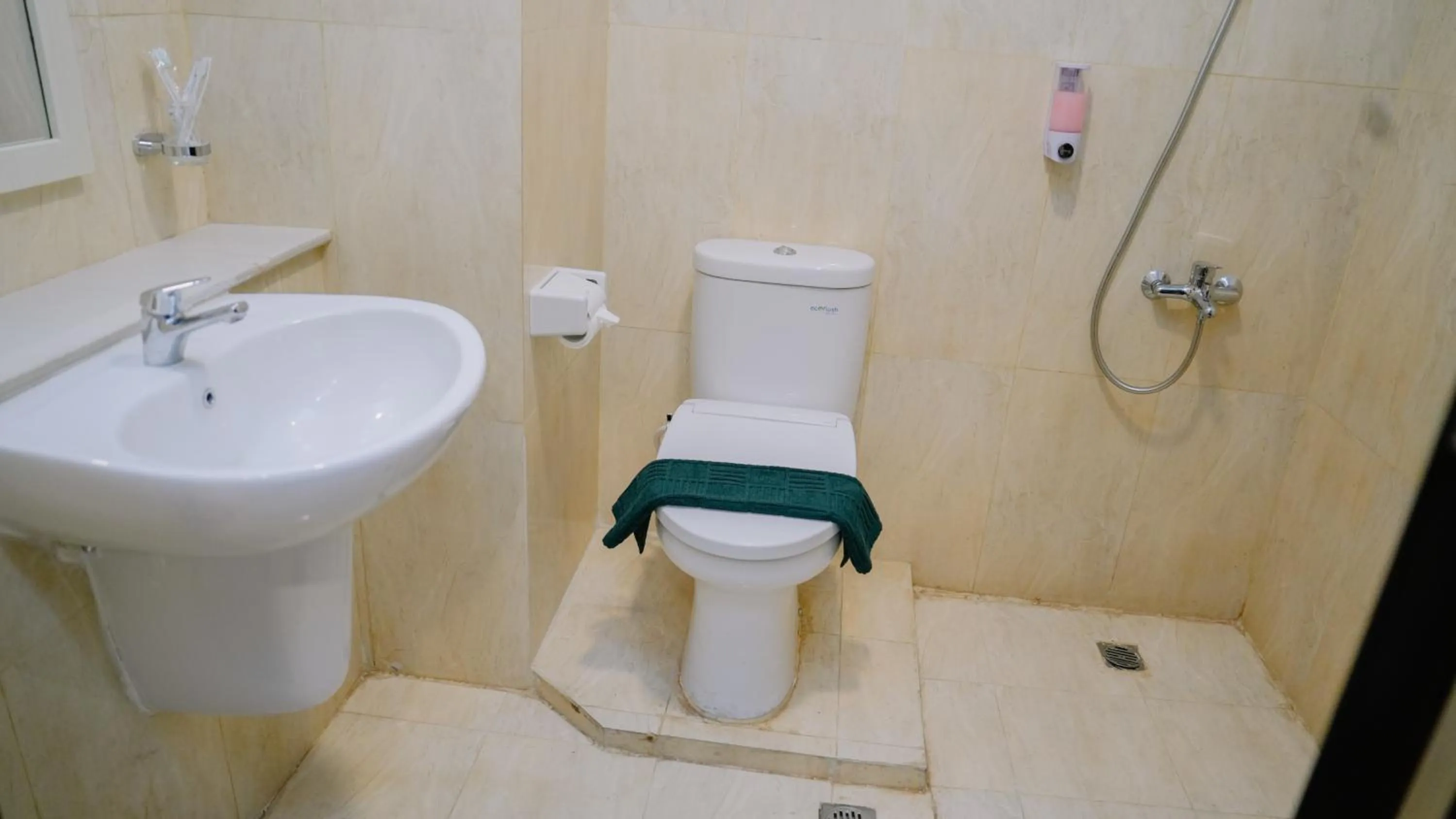 Bathroom in Sulthan Hotel Medan Powered by Archipelago