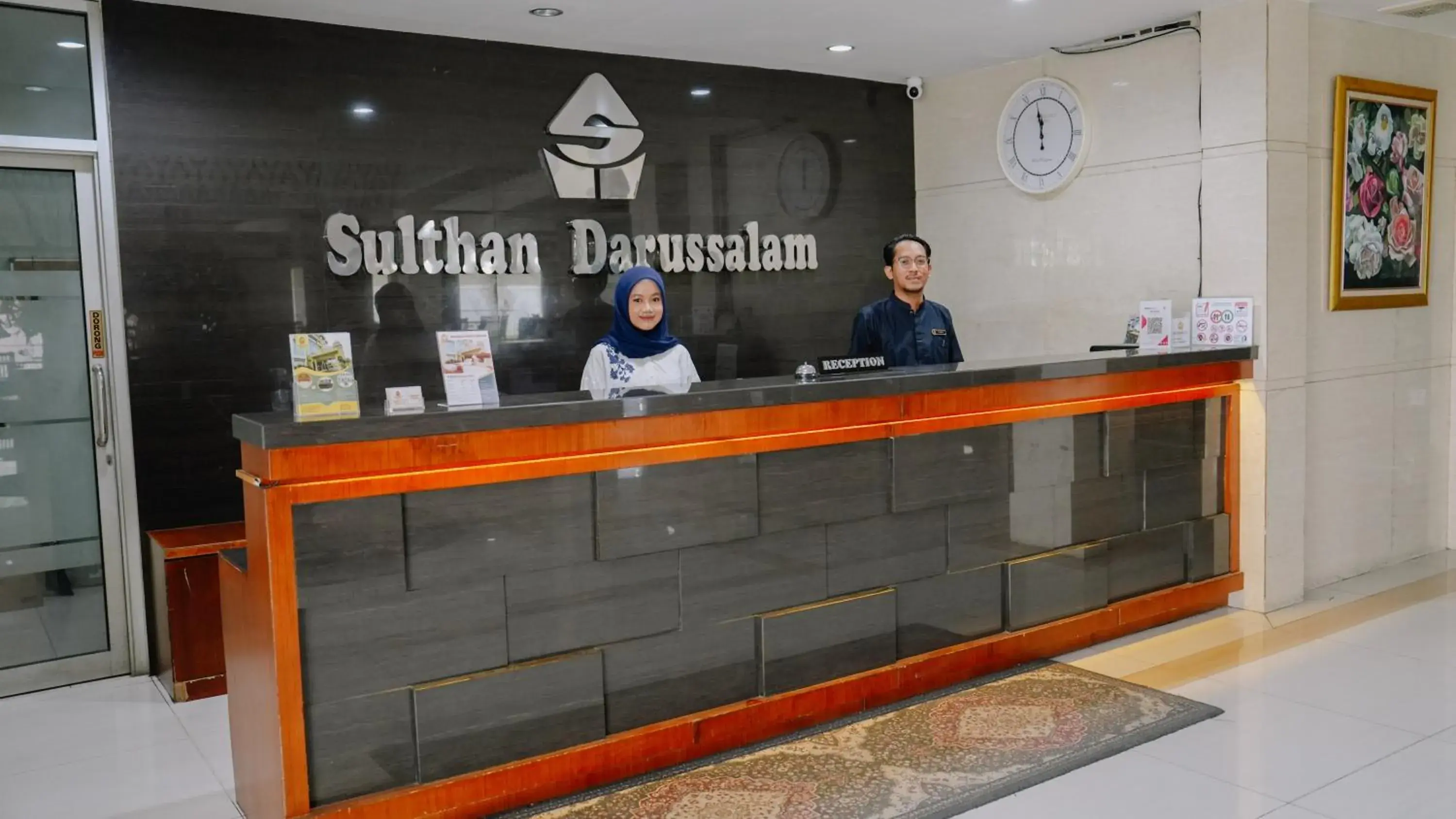 Lobby or reception in Sulthan Hotel Medan Powered by Archipelago Lobby or reception in Sulthan Hotel Medan Powered by Archipelago