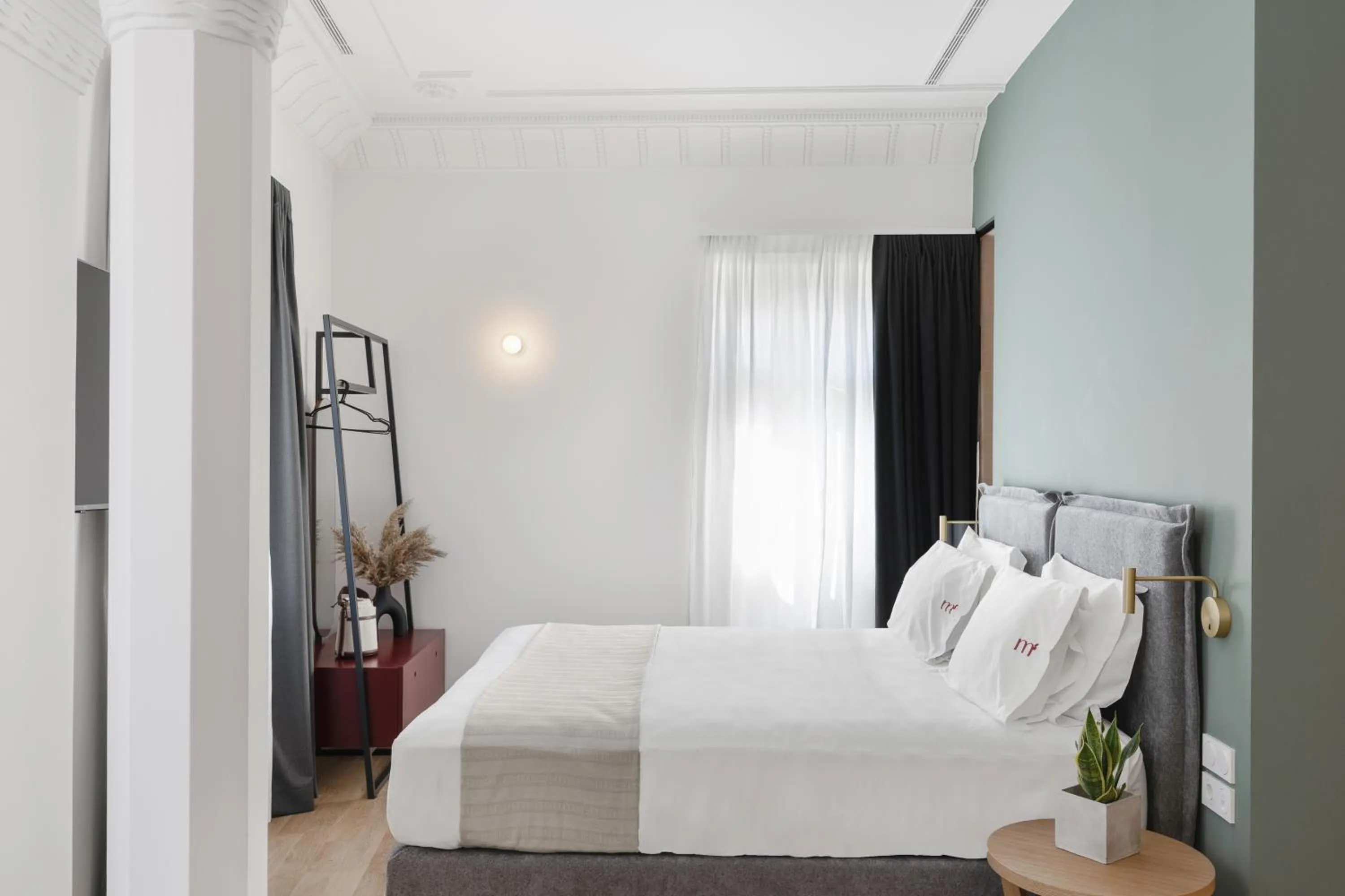 Bed in Morus Acropolis Boutique Hotel