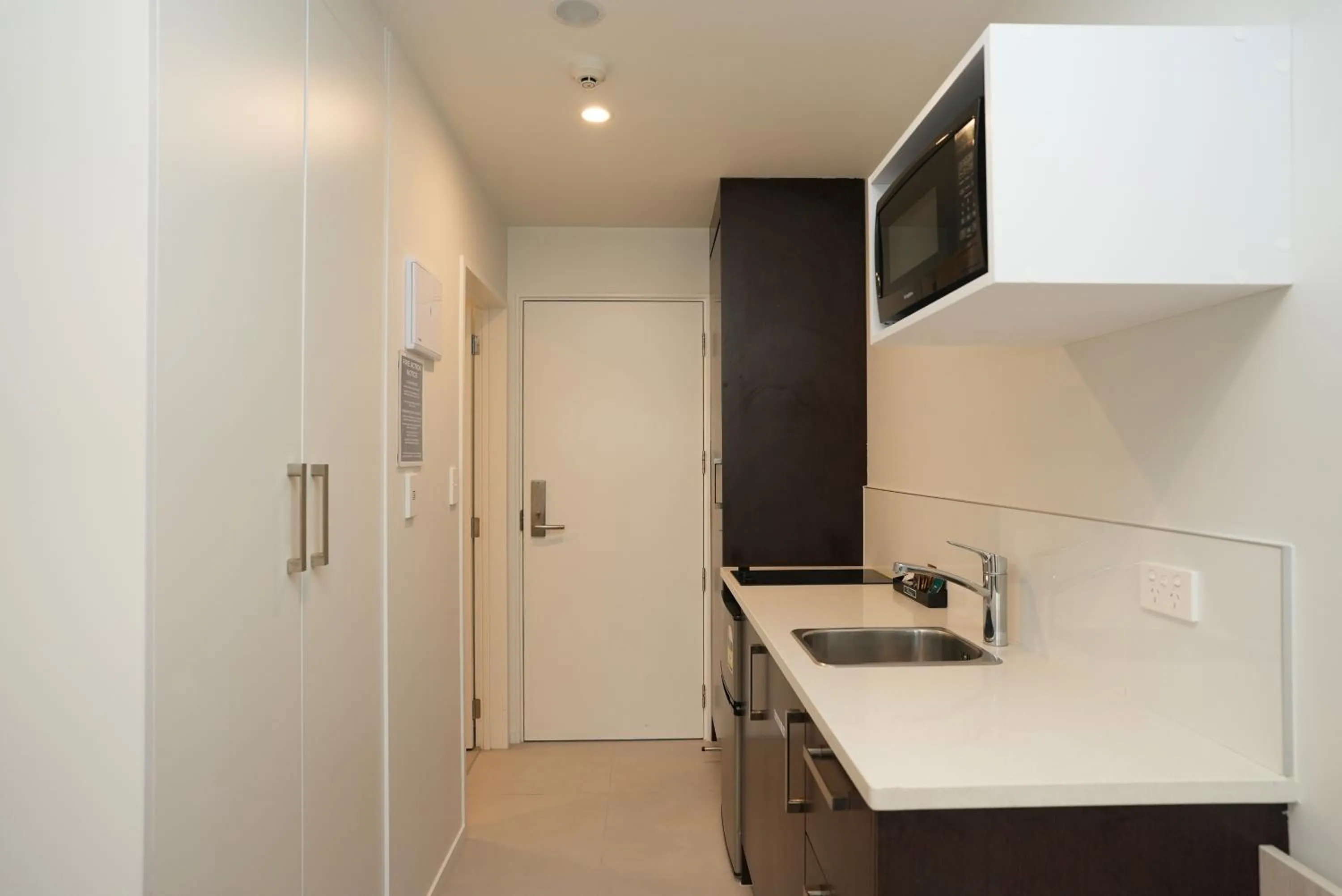 wardrobe in Airport Delight Motel