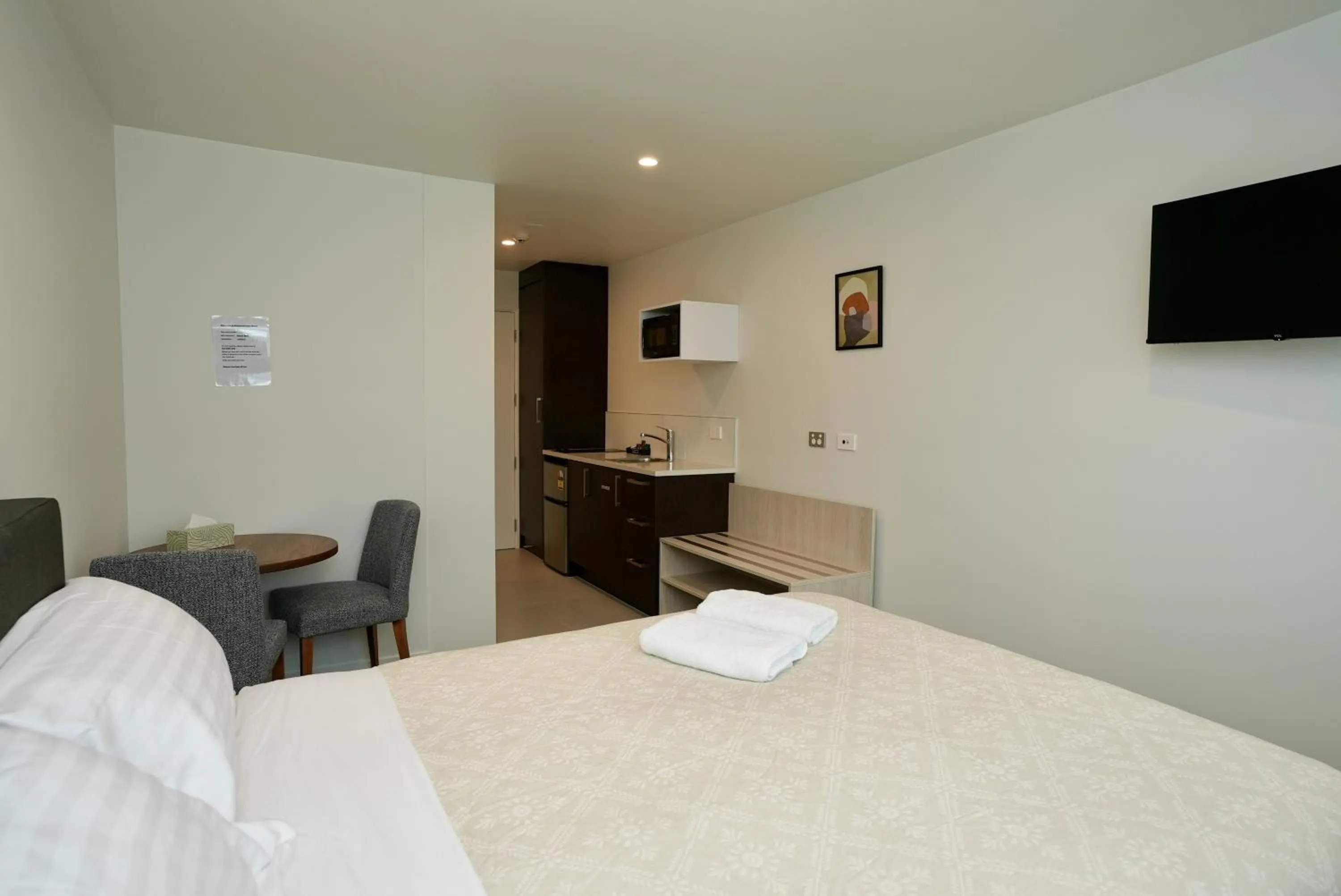 Deluxe Studio in Airport Delight Motel