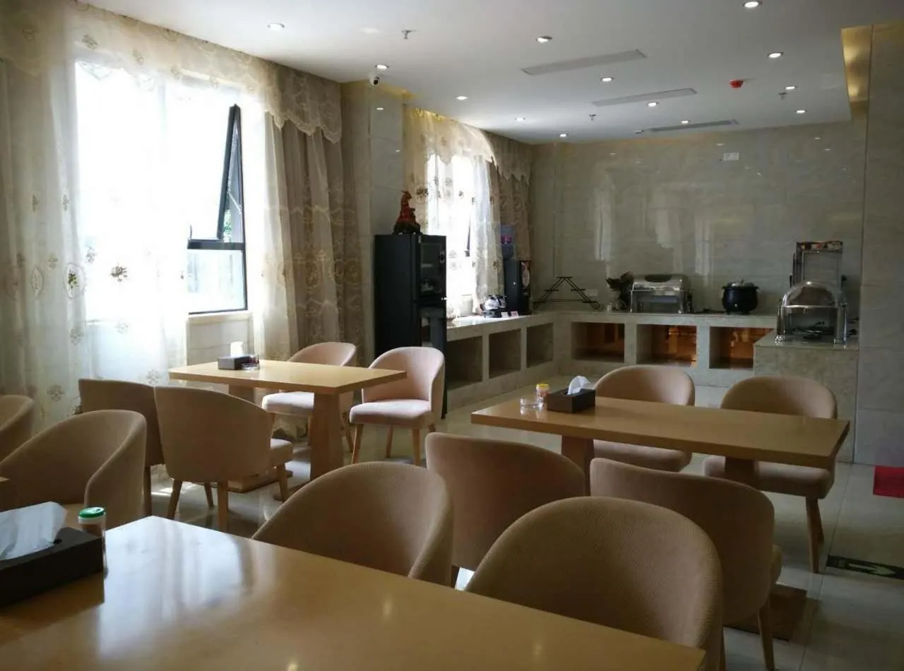 Restaurant/places to eat in Lavande Hotel Shantou Chenghai Branch