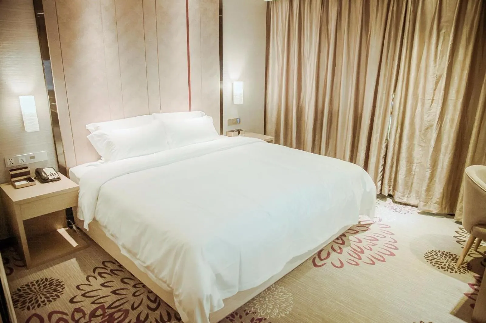 Decorative detail, Bed in Lavande Hotel Shantou Chenghai Branch