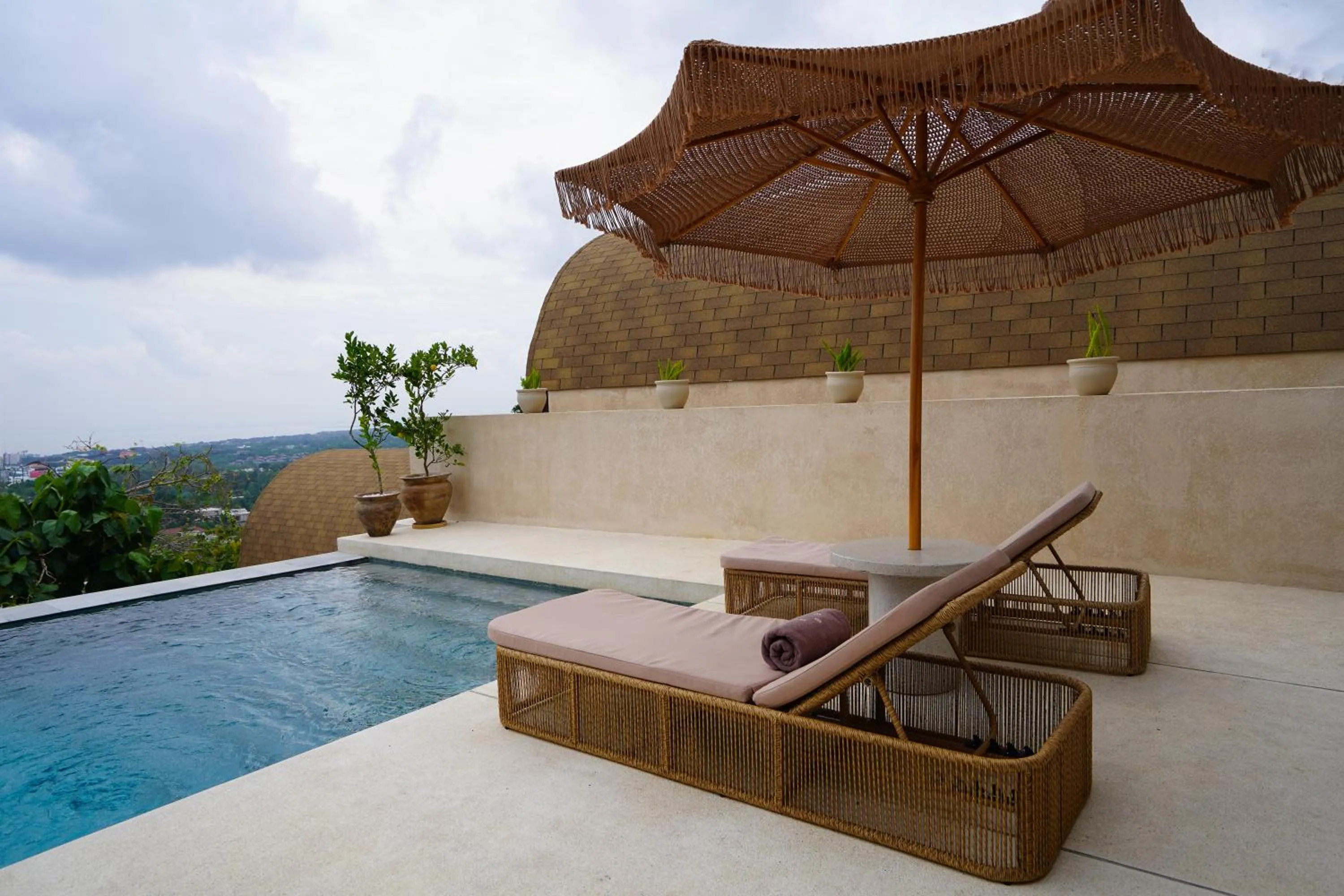Swimming pool in Sunny Samudra Boutique hotel Uluwatu