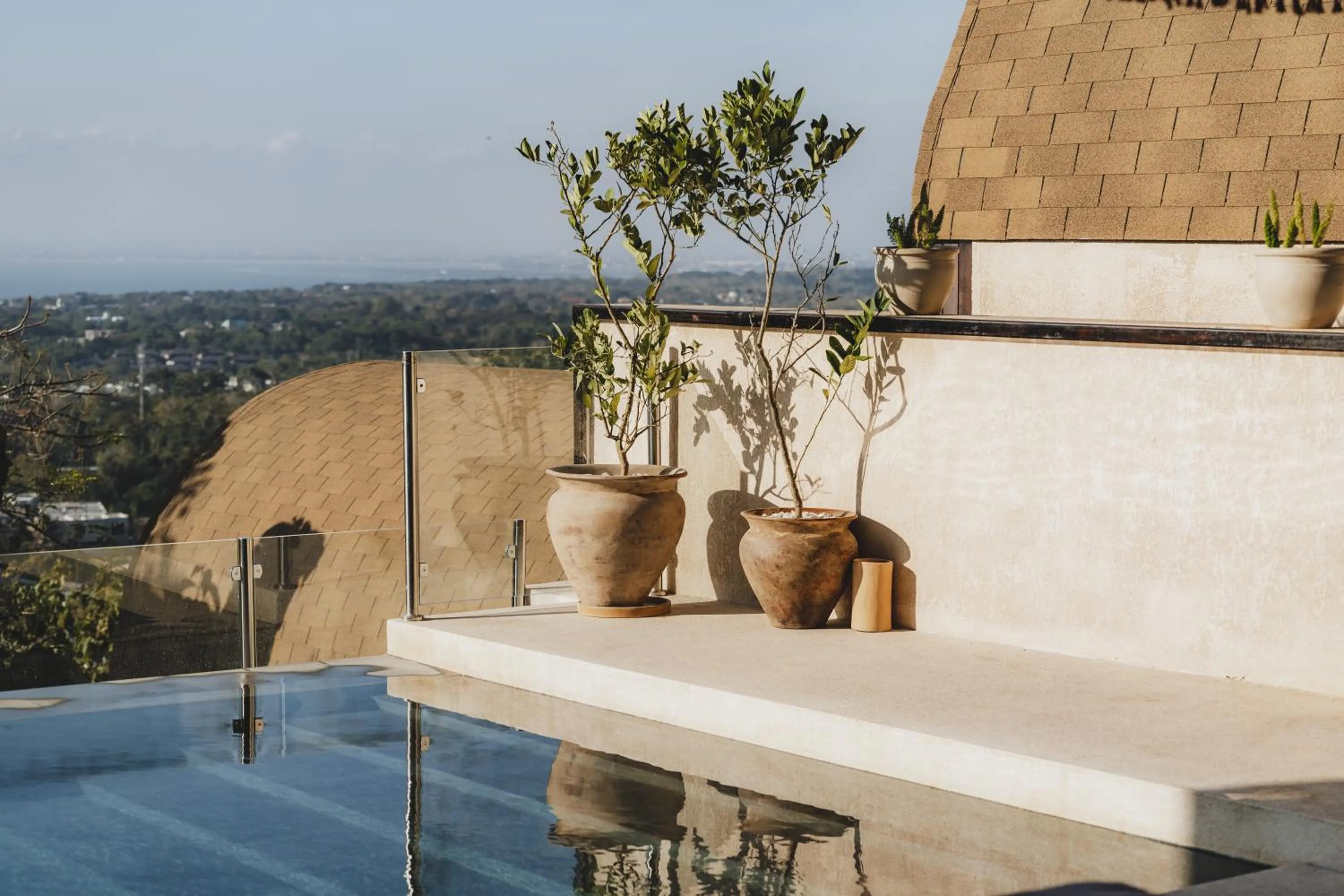 Swimming pool in Sunny Samudra Boutique hotel Uluwatu