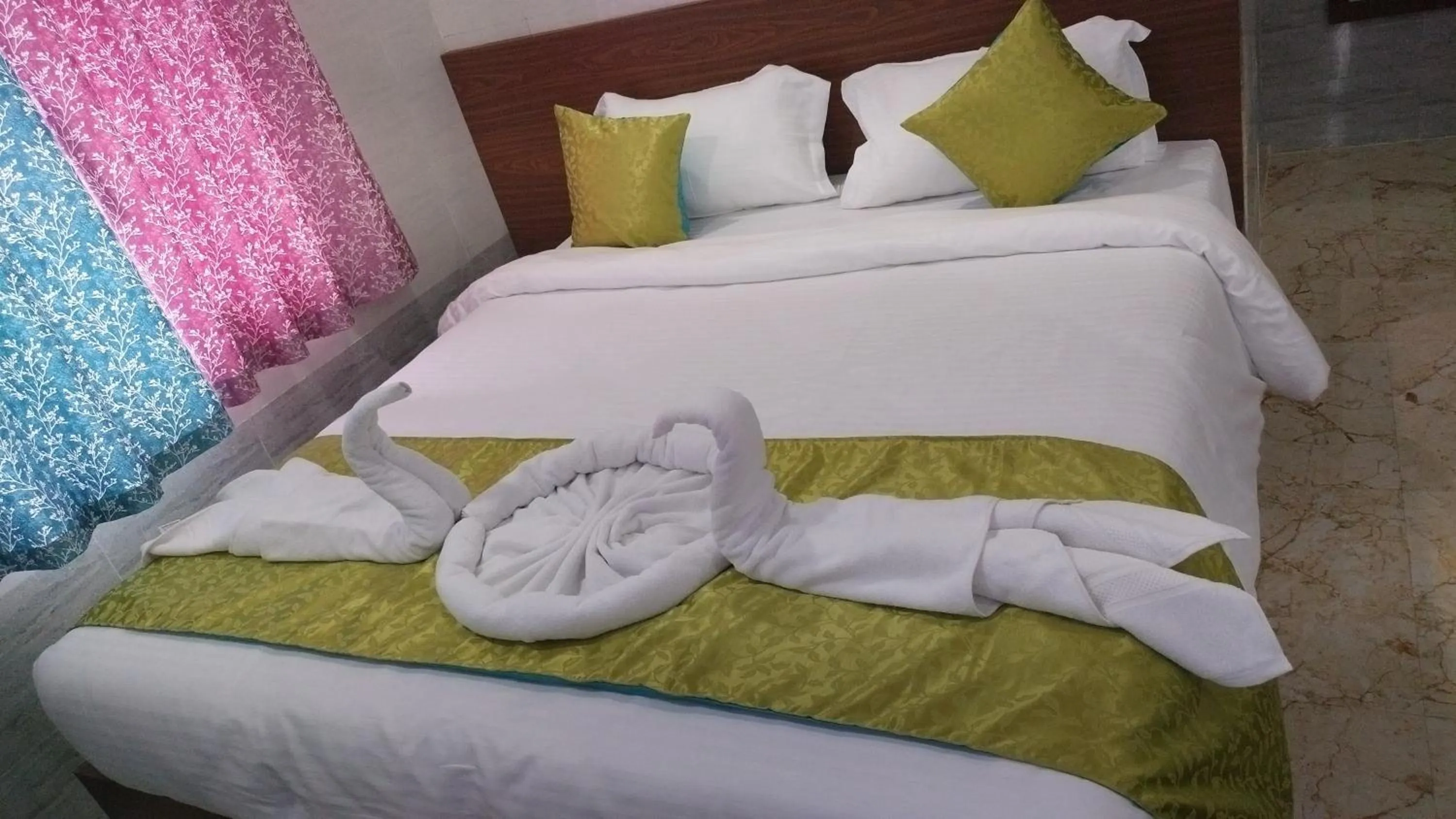 Bedroom, Bed in Hotel Mirka Plaza