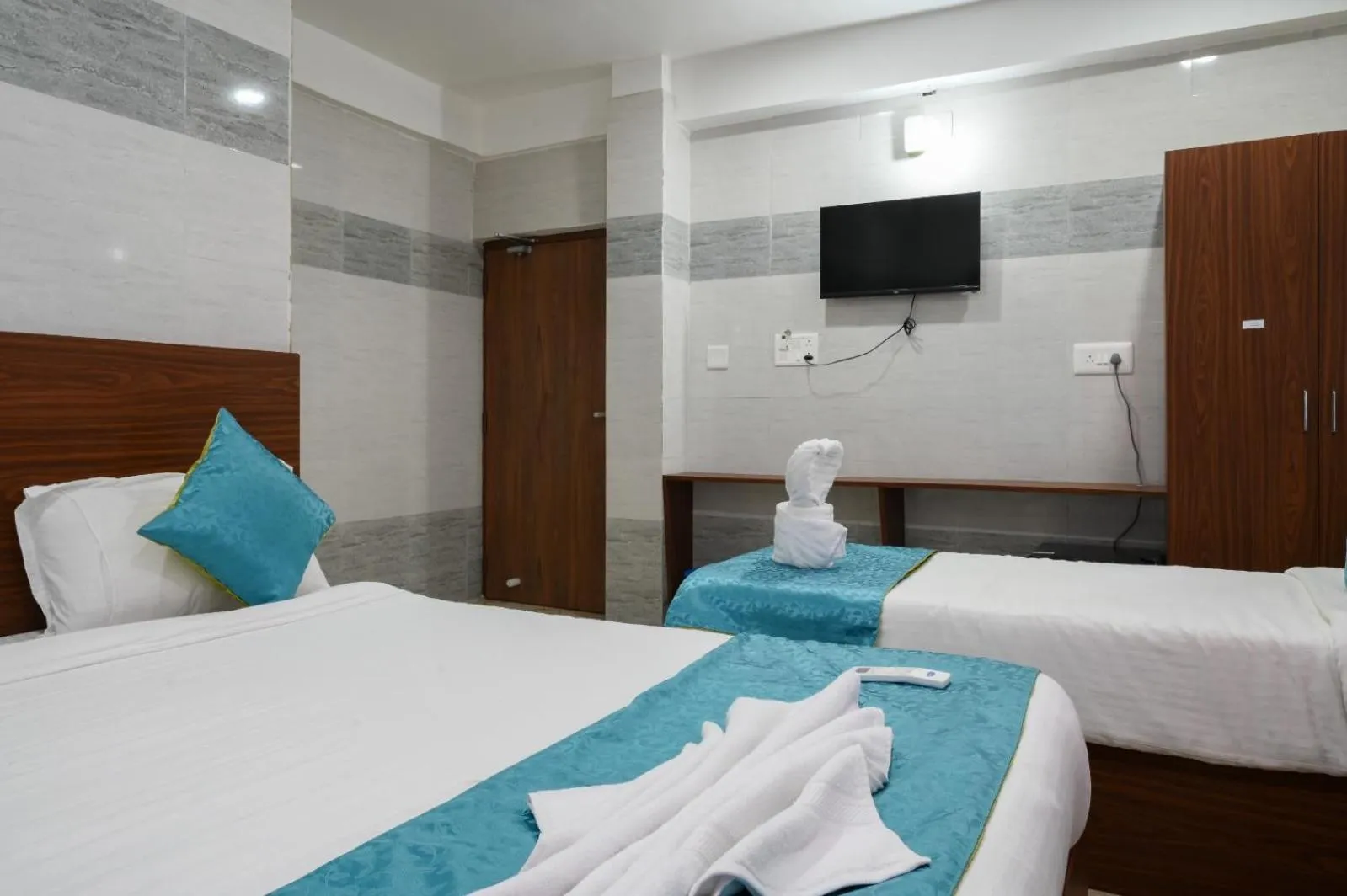 Bed in Hotel Mirka Plaza