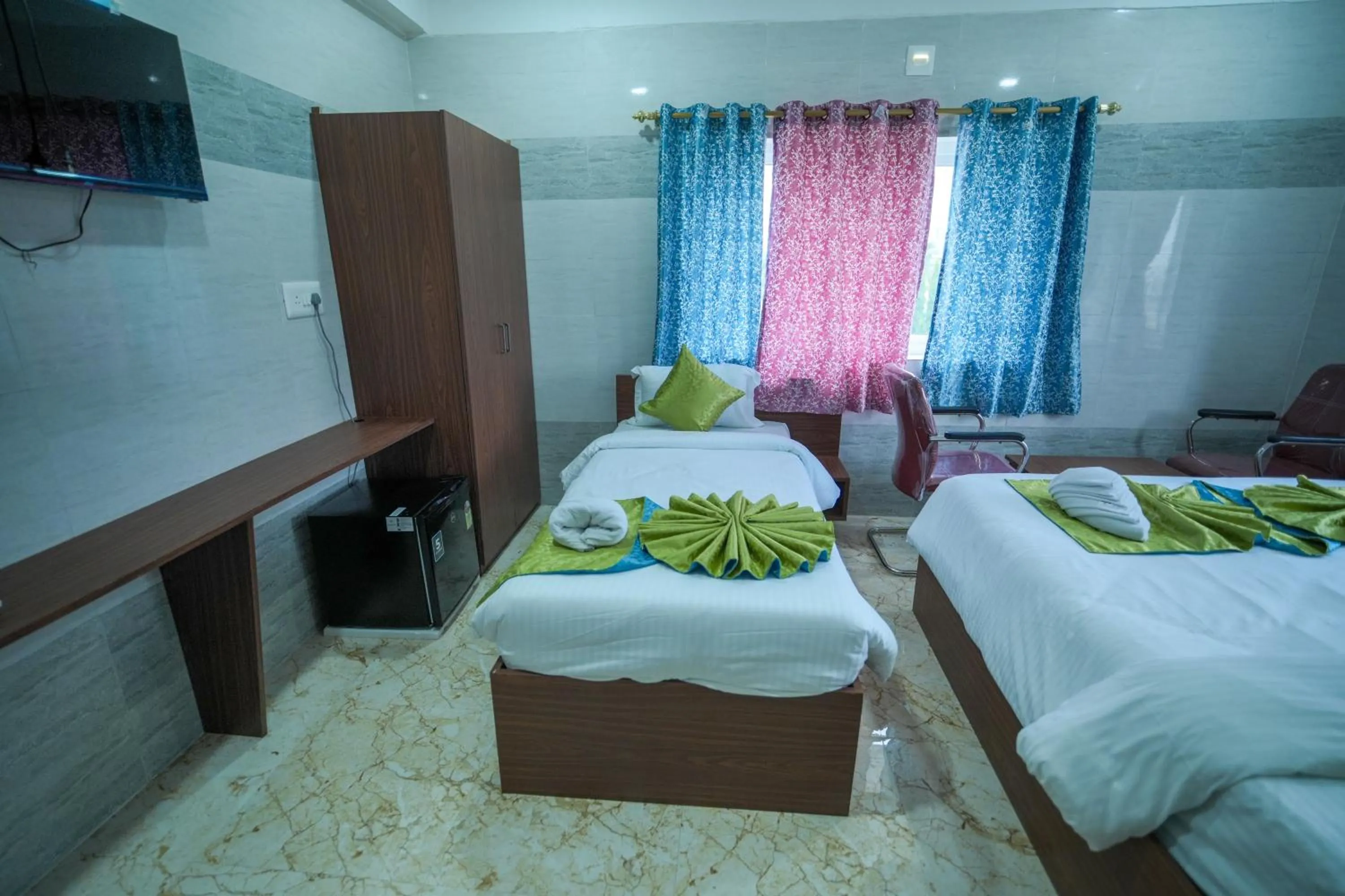 Bed in Hotel Mirka Plaza