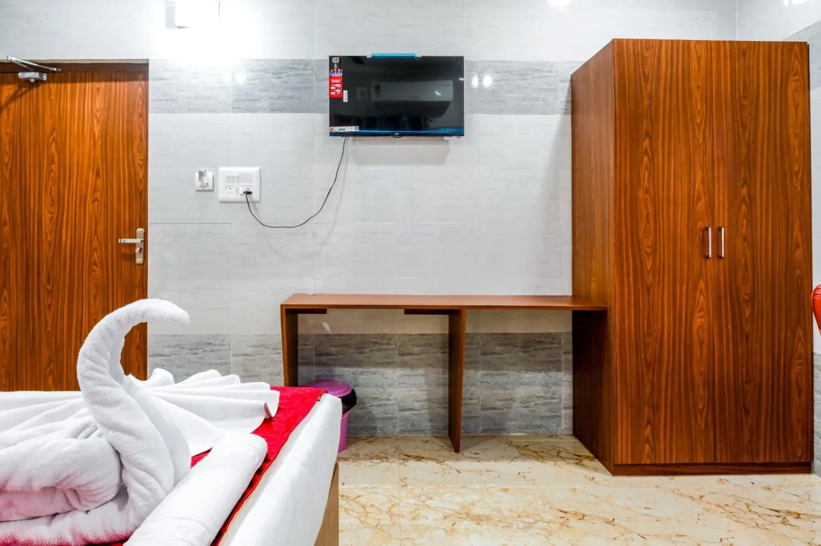 Bed in Hotel Mirka Plaza