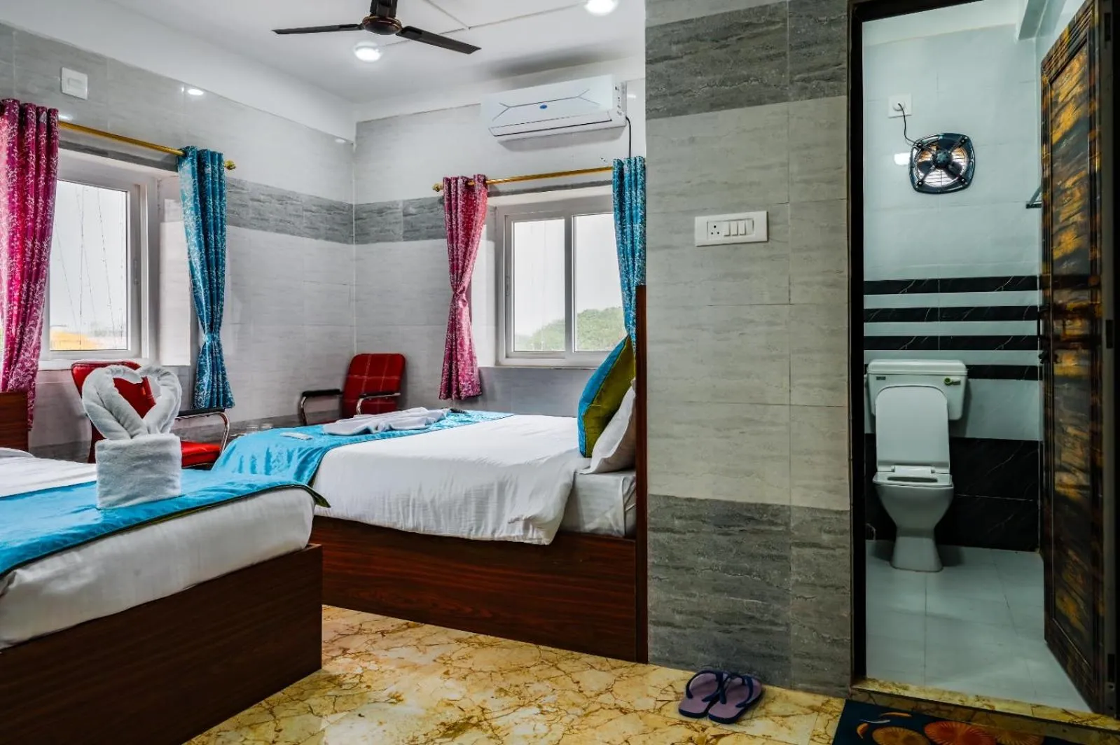 Bed in Hotel Mirka Plaza