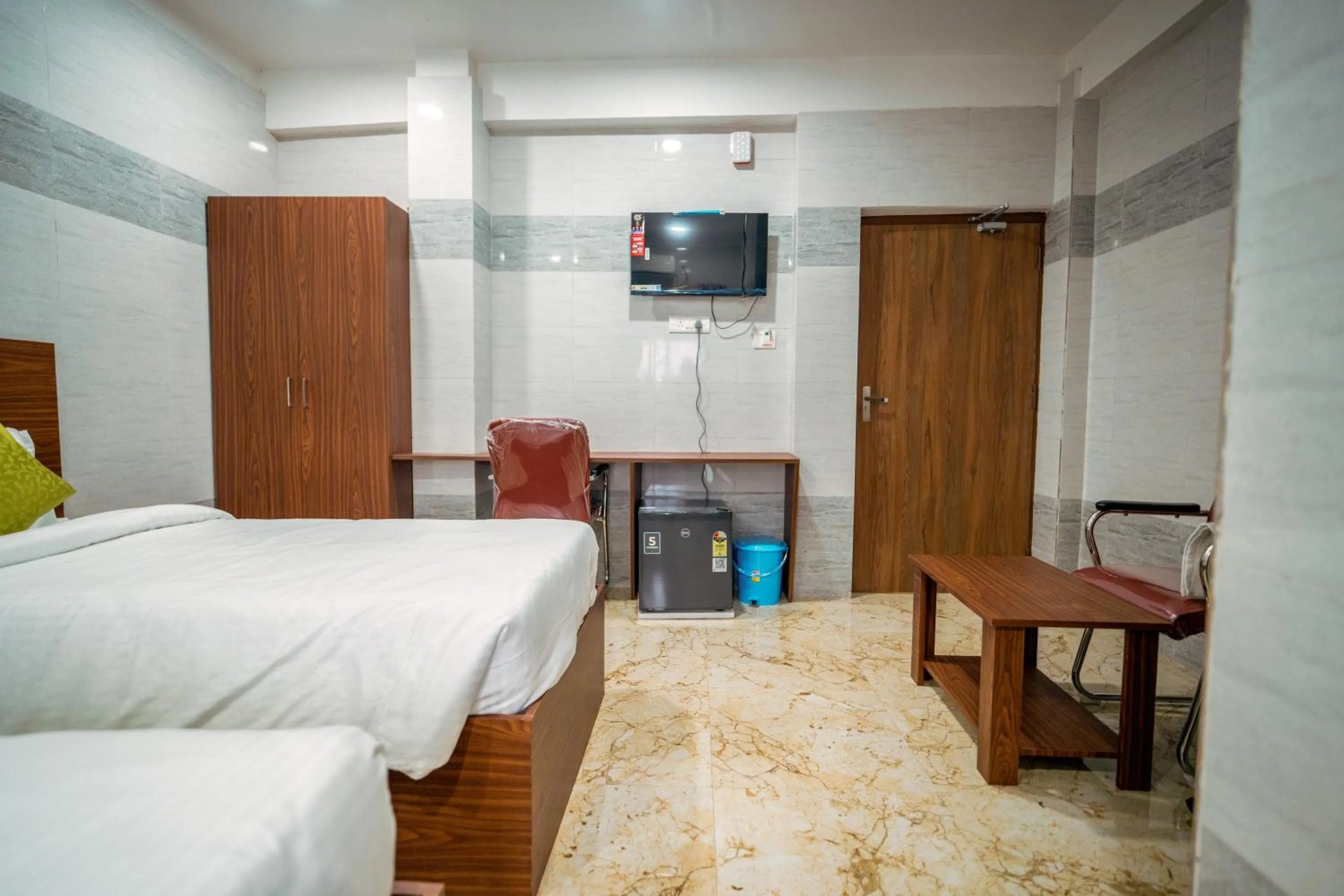 TV and multimedia, Bed in Hotel Mirka Plaza