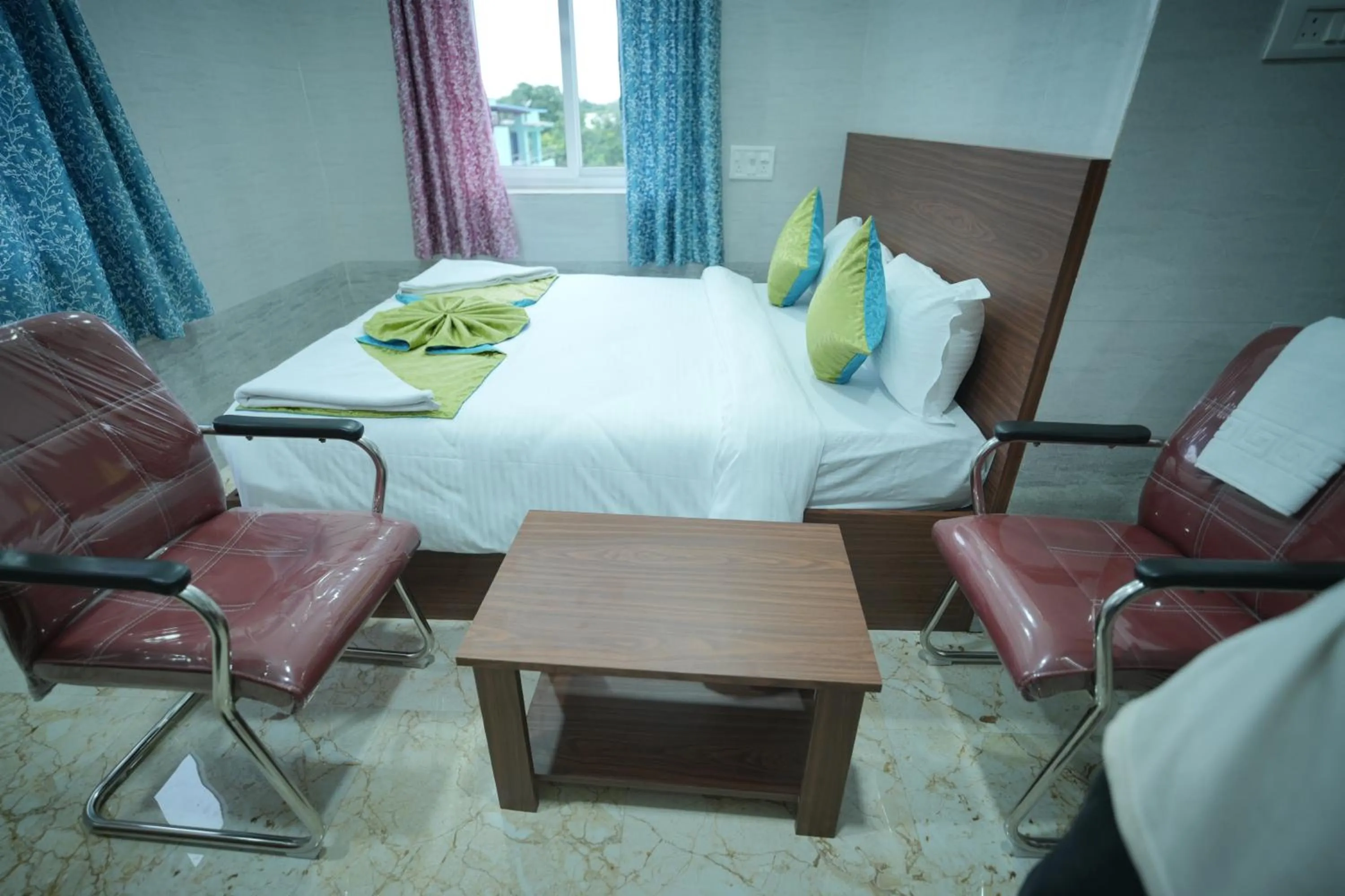 Bed in Hotel Mirka Plaza