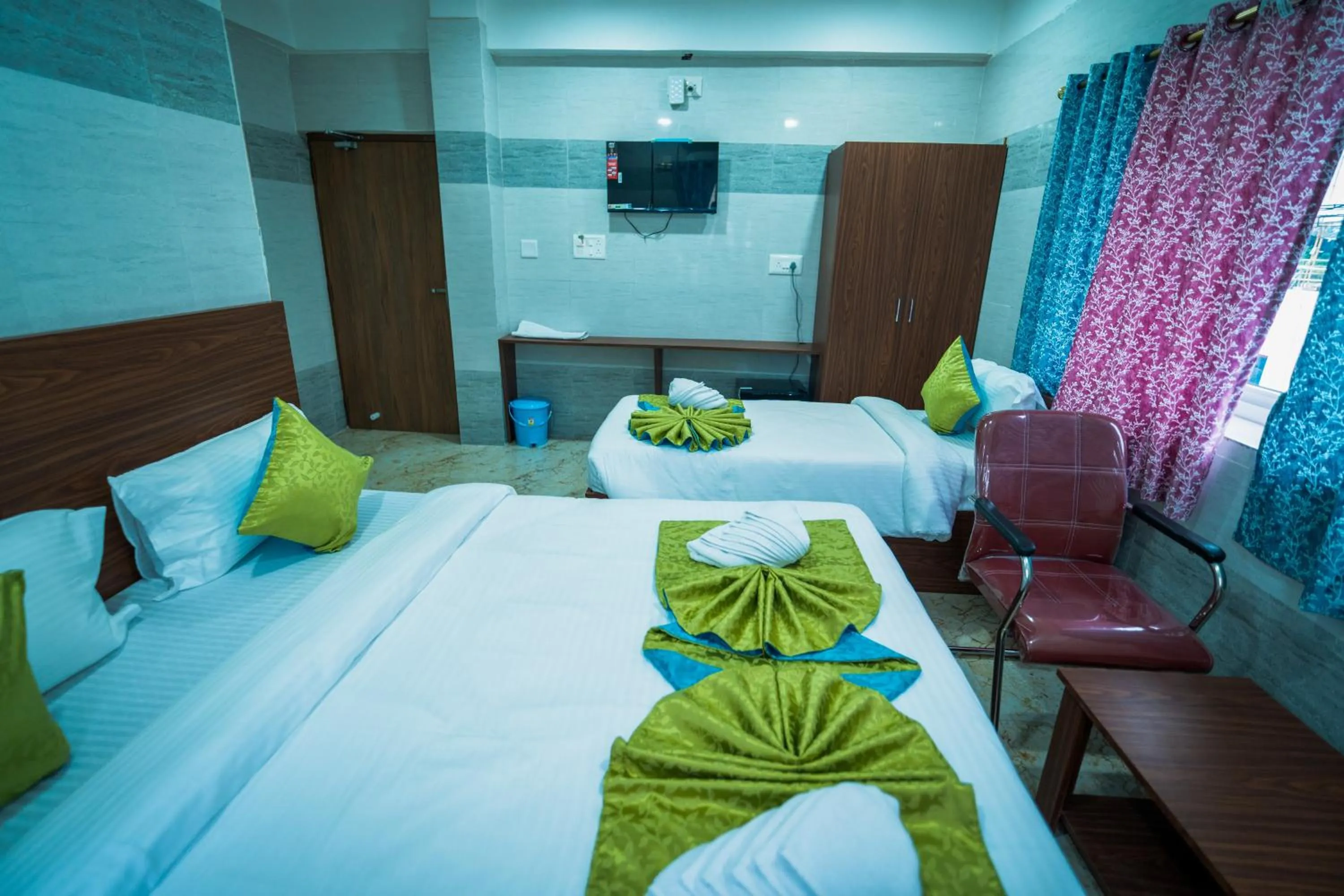 Bed in Hotel Mirka Plaza