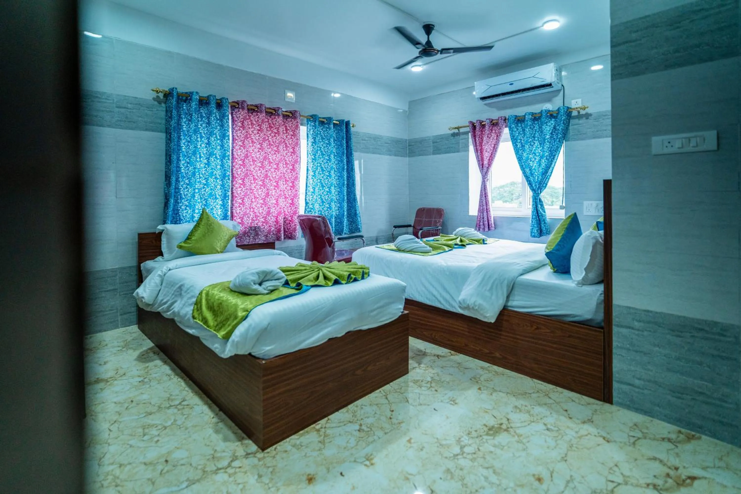 Bedroom, Bed in Hotel Mirka Plaza