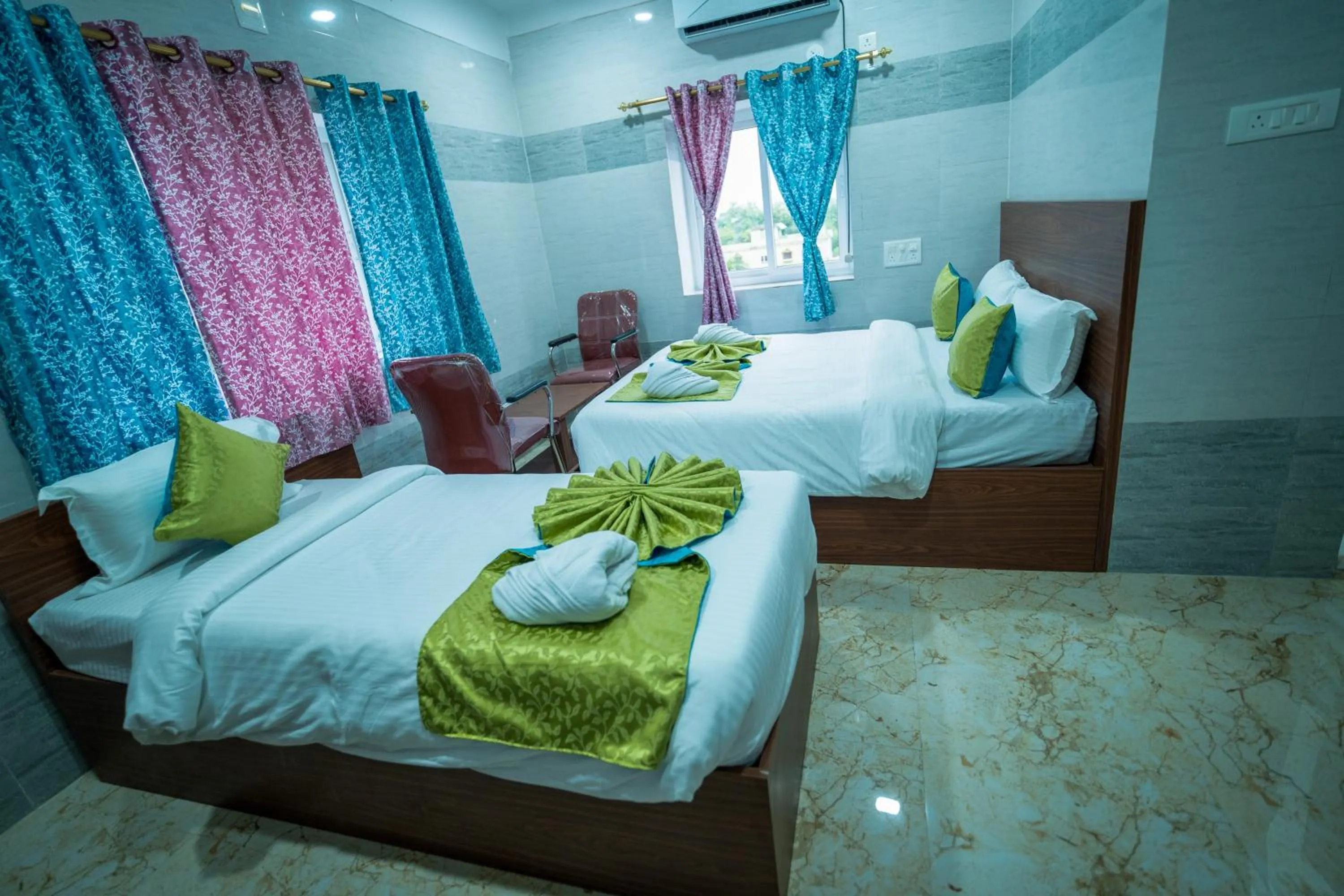 Bedroom, Bed in Hotel Mirka Plaza