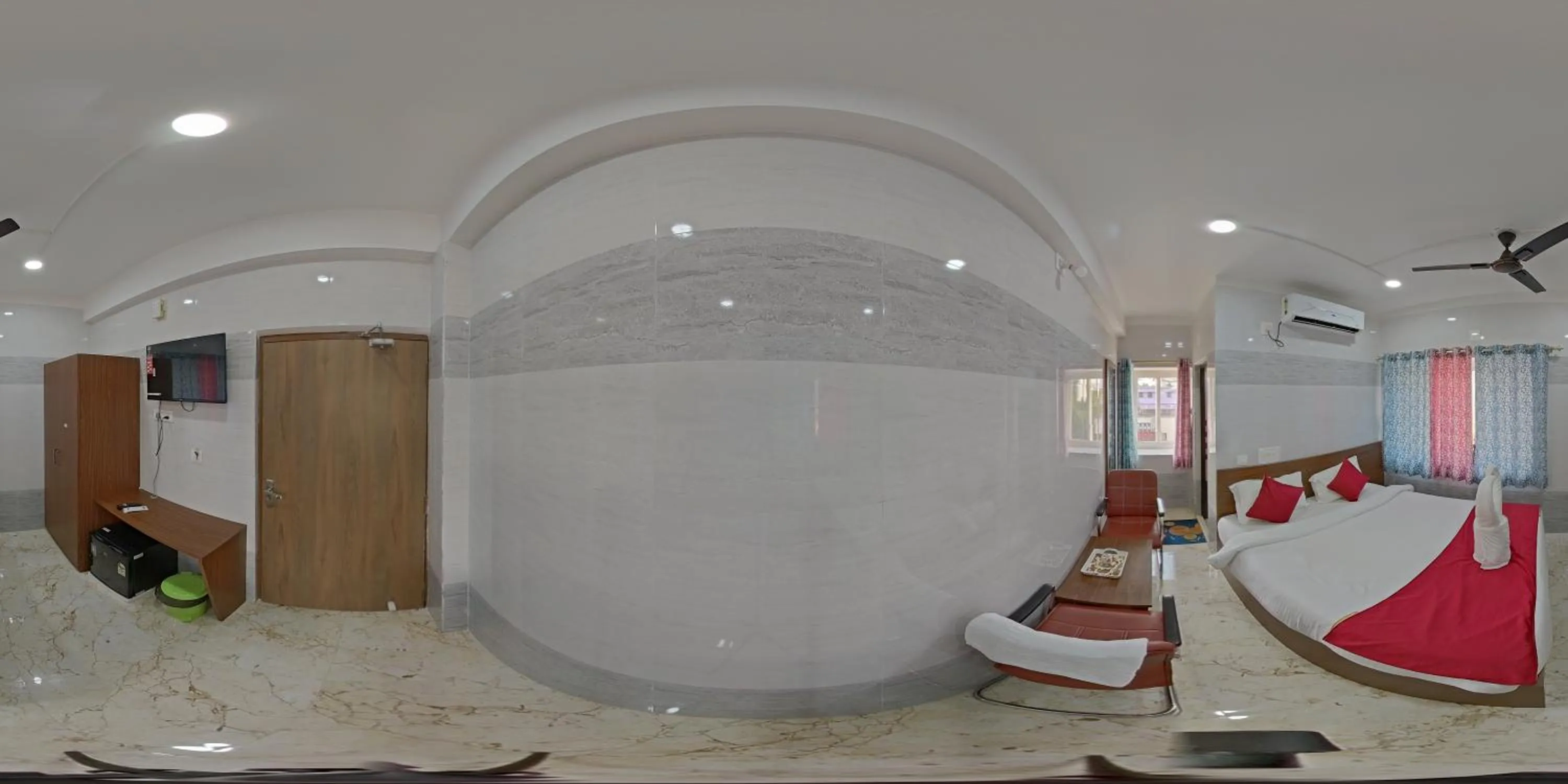 Bed in Hotel Mirka Plaza