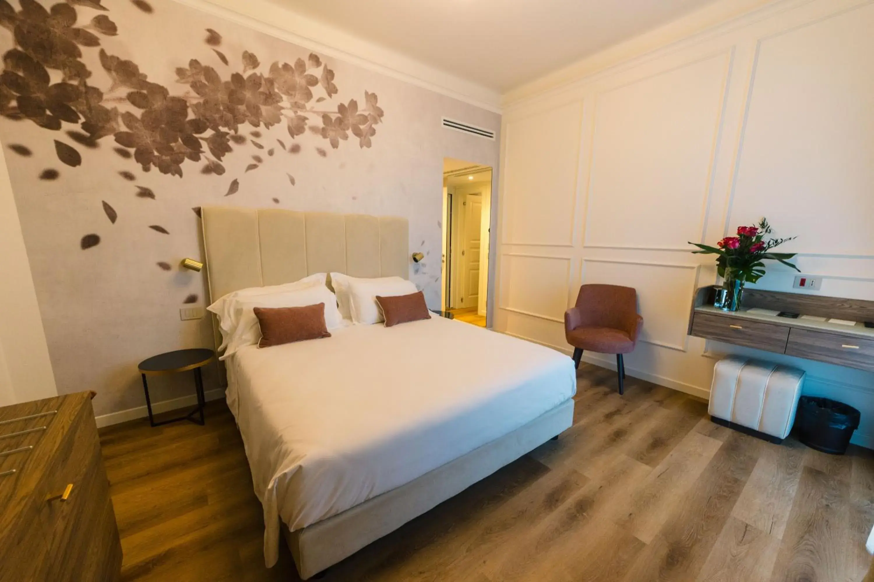 Deluxe Double Room with Balcony and Sea View in Splendide Riviera Boutique Art Hotel Deluxe Double Room with Balcony and Sea View in Splendide Riviera Boutique Art Hotel
