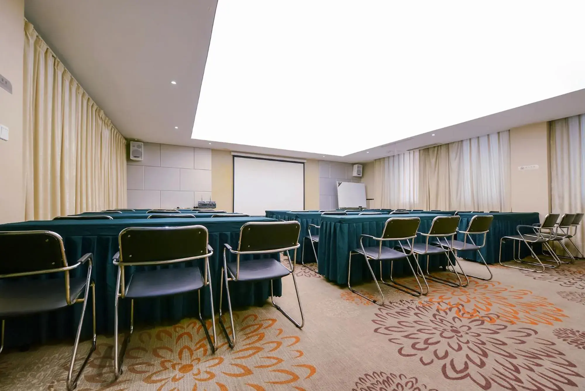 Property building in Lavande Hotel Chongqing Guanyin Bridge Pedestrian Street Property building in Lavande Hotel Chongqing Guanyin Bridge Pedestrian Street