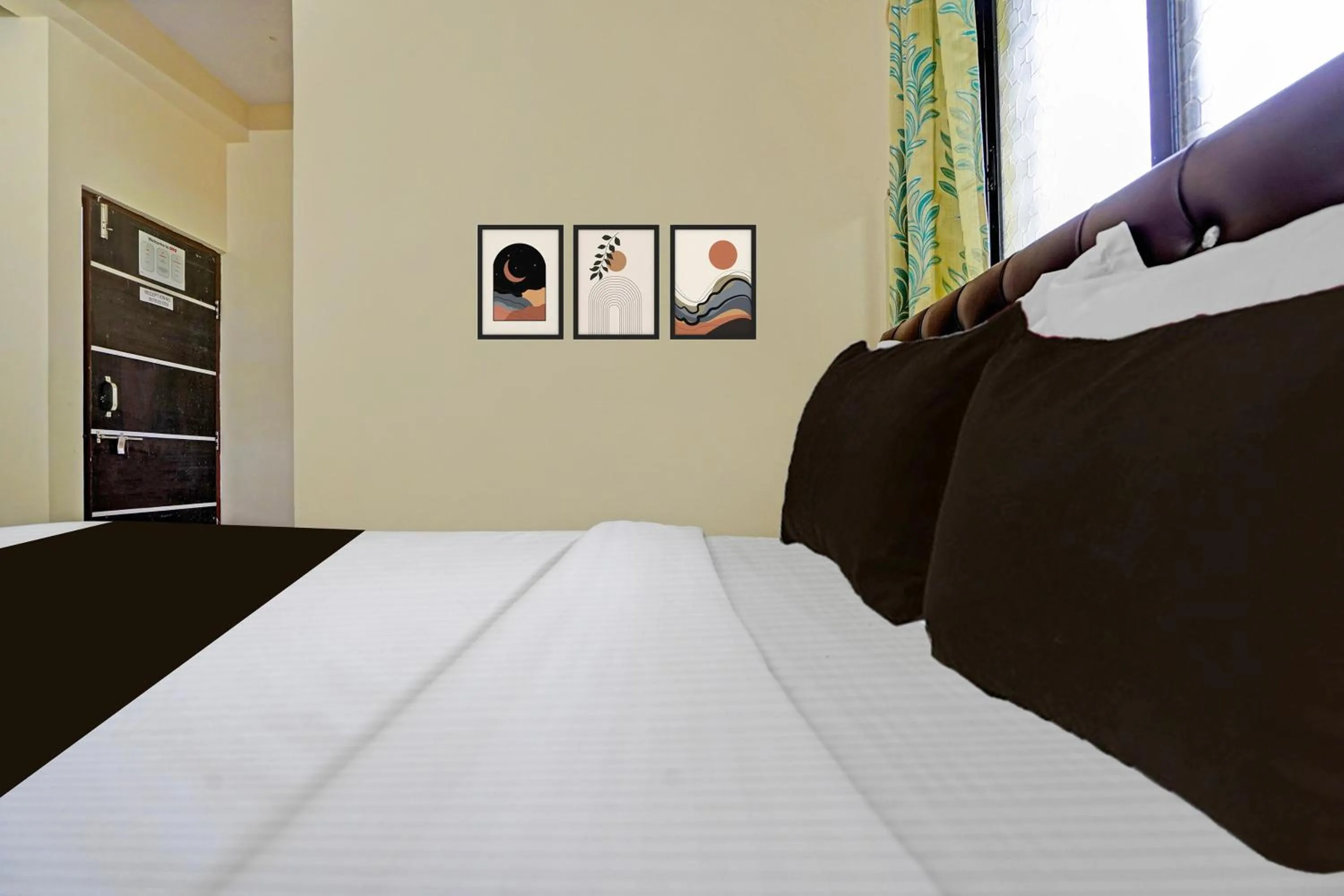 Bedroom, Bed in Super Hotel O CRPF Crossway Formerly V7 Inn Service Apartment