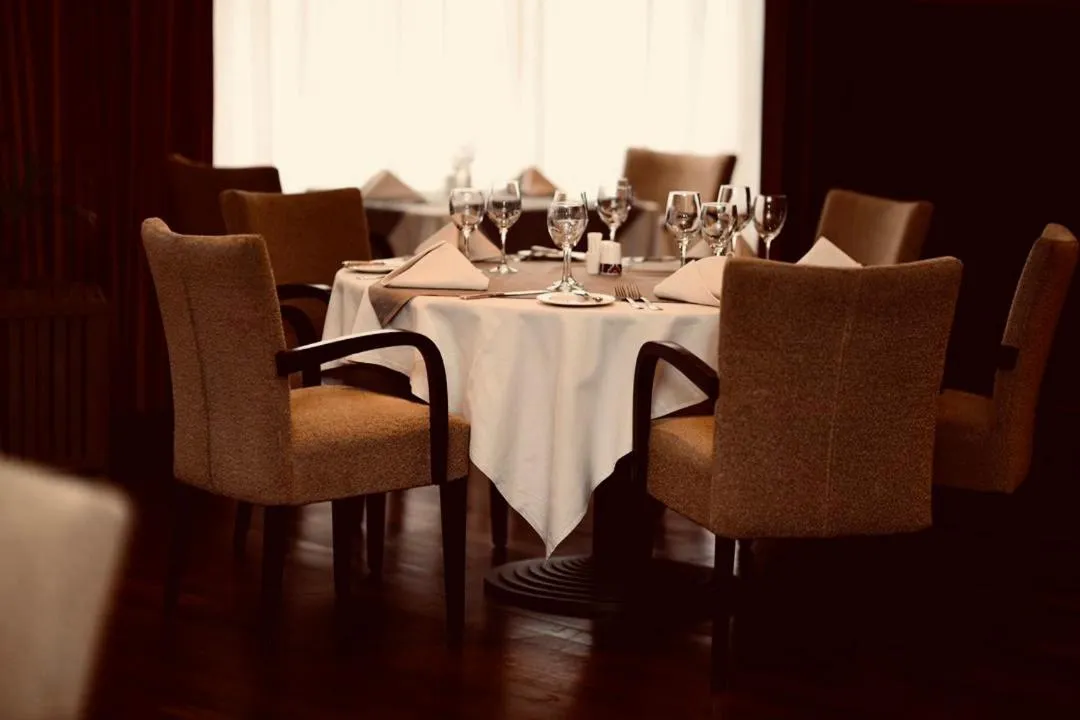 Restaurant/places to eat in Hotel Memling