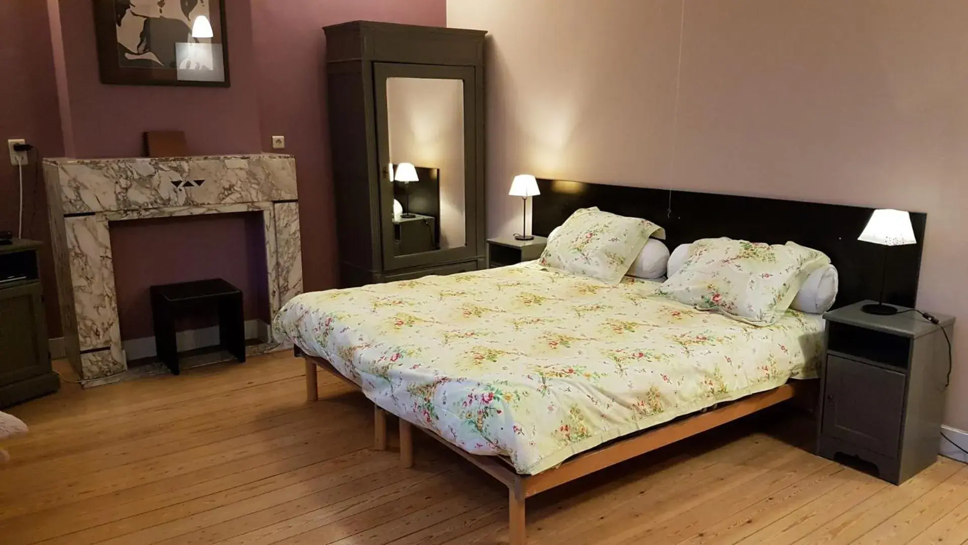 Double or Twin Room with Bathroom in B&B Lieven Bauwens Double or Twin Room with Bathroom in B&B Lieven Bauwens