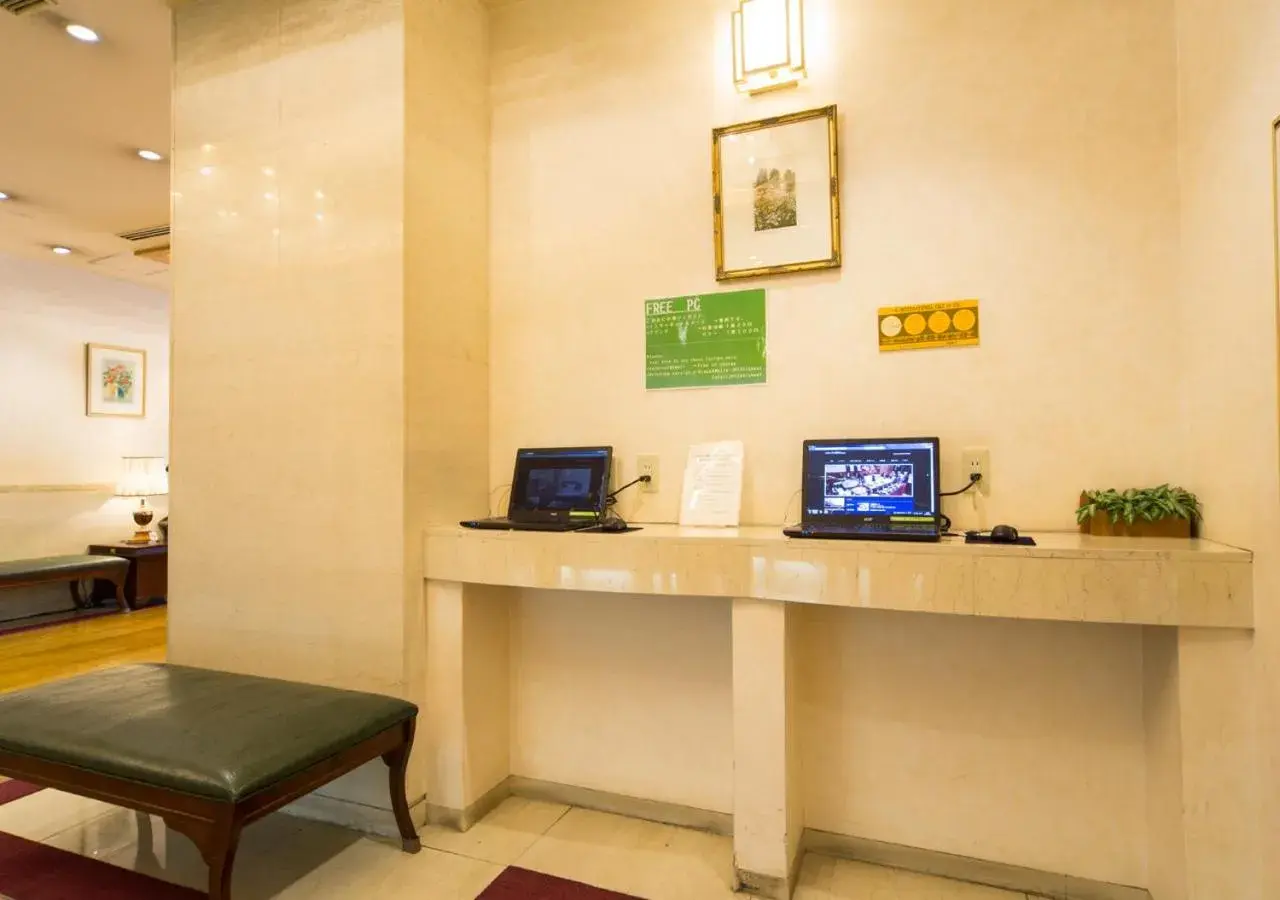 Lobby or reception in Hotel Claiton Esaka Lobby or reception in Hotel Claiton Esaka