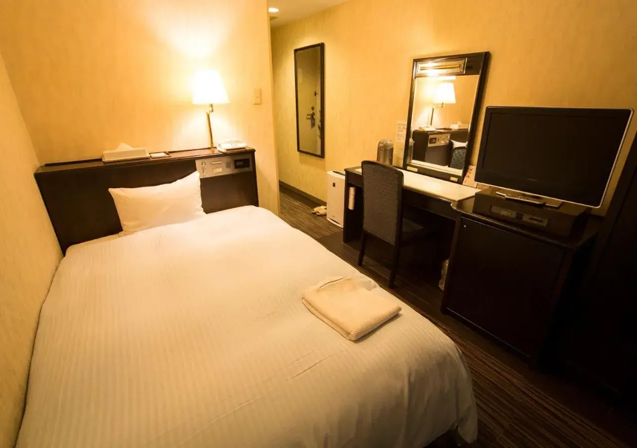 Bedroom, Bed in Hotel Claiton Esaka Bedroom, Bed in Hotel Claiton Esaka