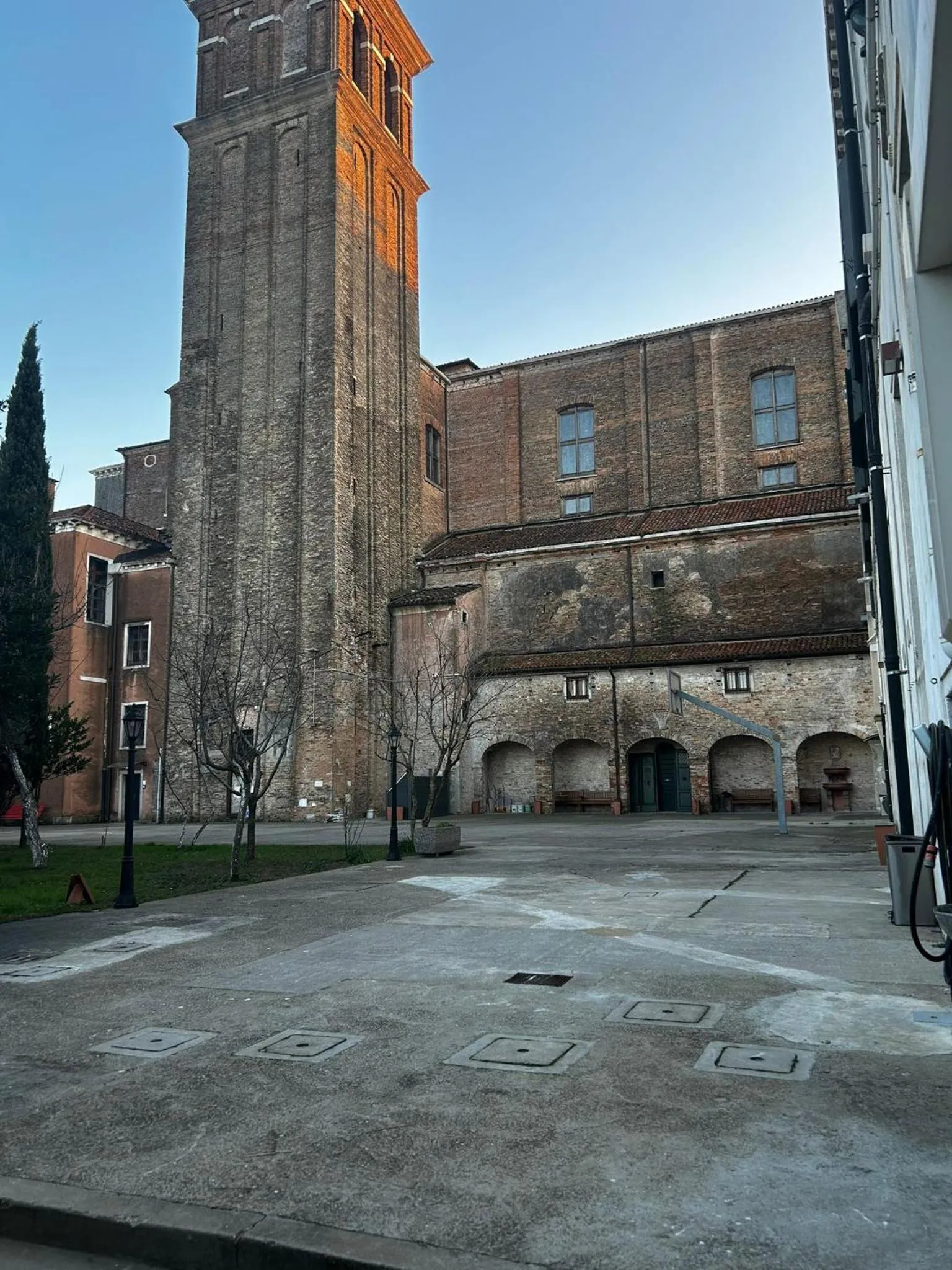 Communal lounge/ TV room in Ostello AMDG