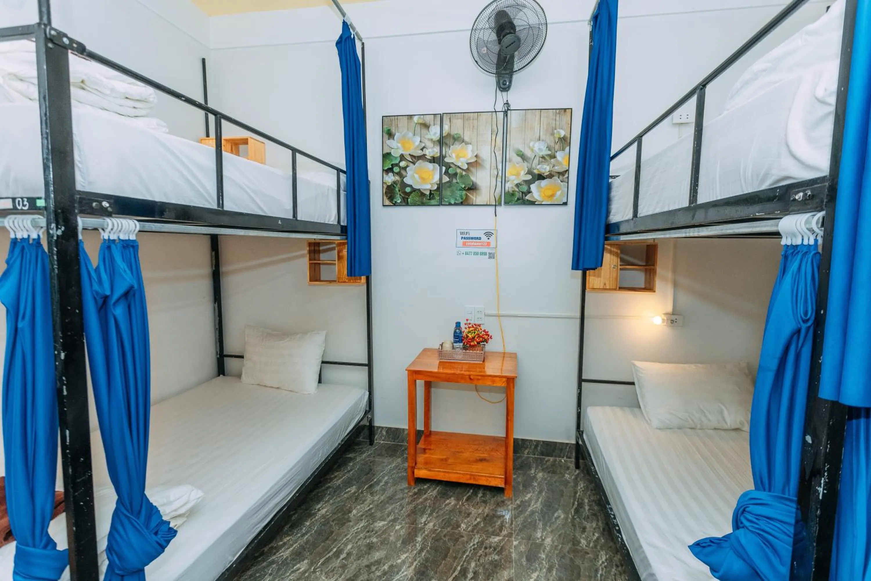 Photo of the whole room, Bed in Green Riverside Cosy Home