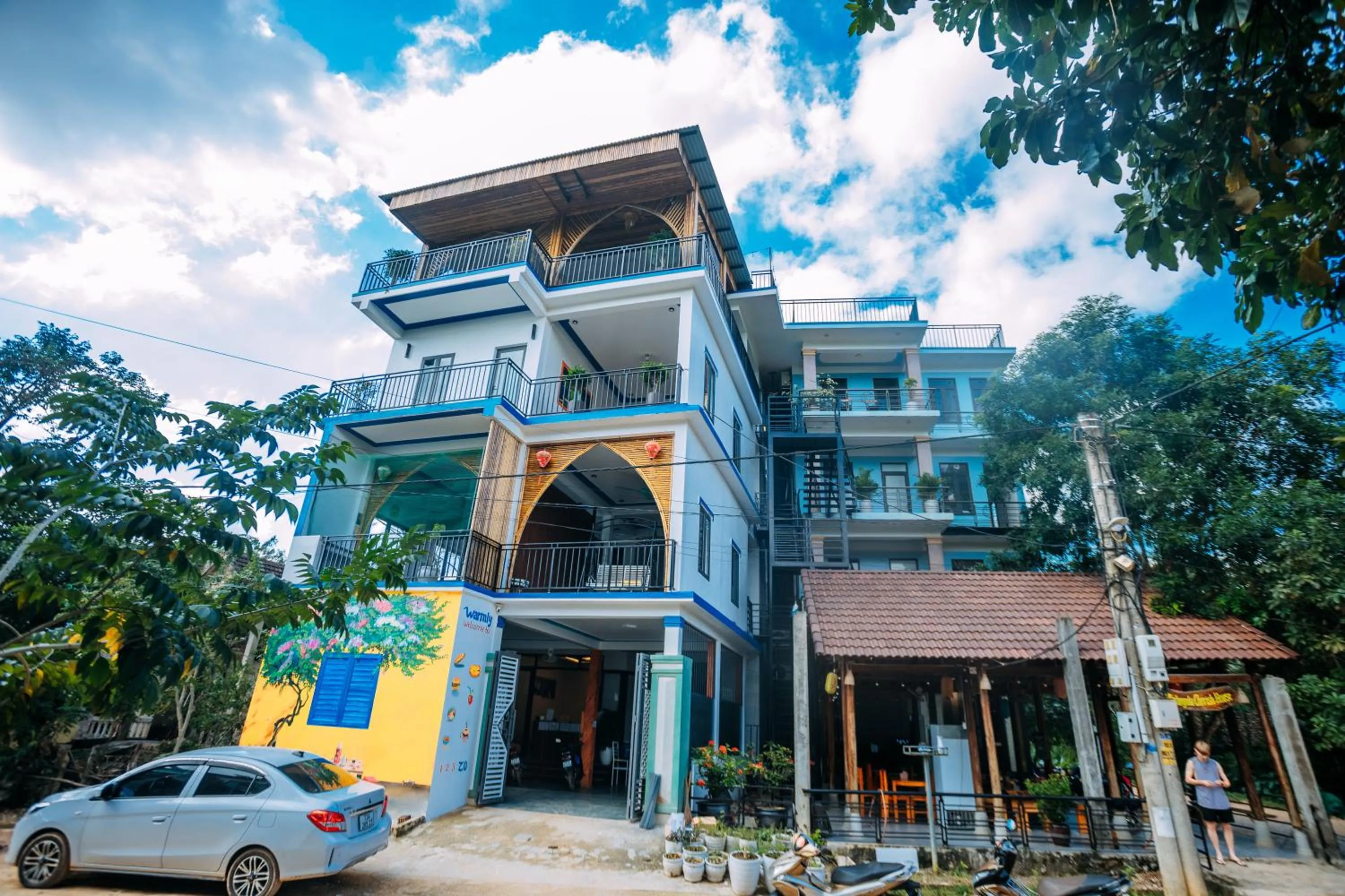 Property building in Green Riverside Cosy Home