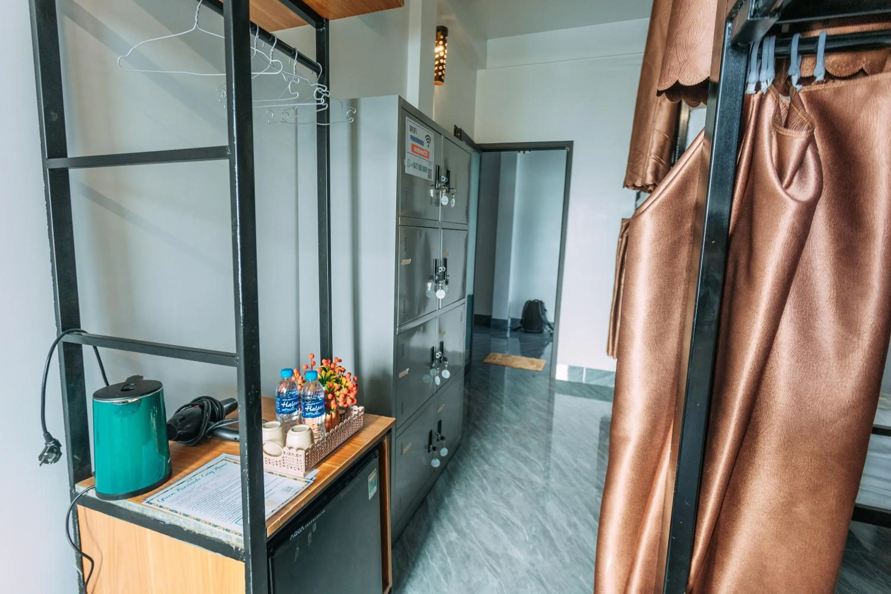 wardrobe in Green Riverside Cosy Home