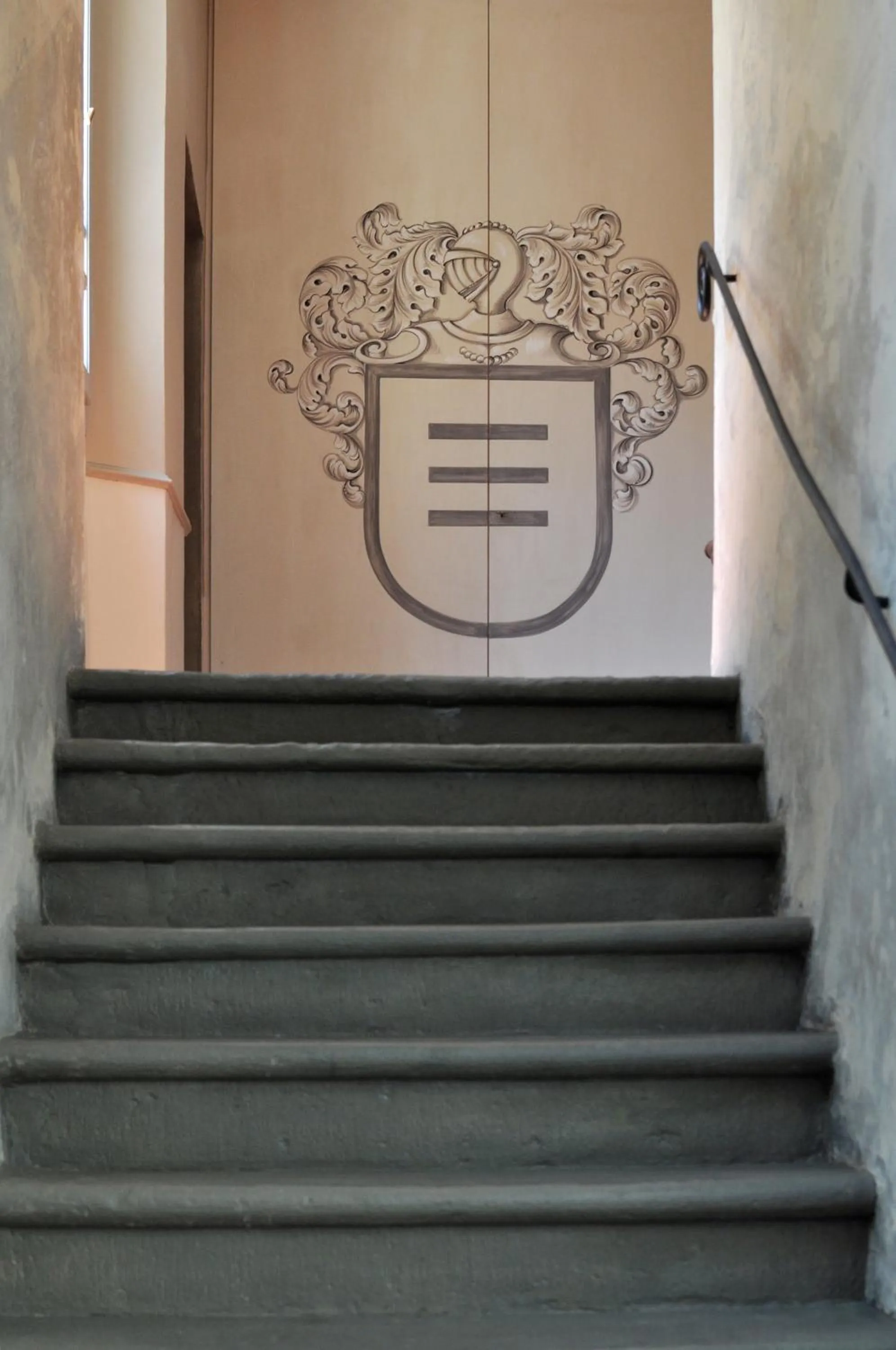 Decorative detail in Canto degli Scali