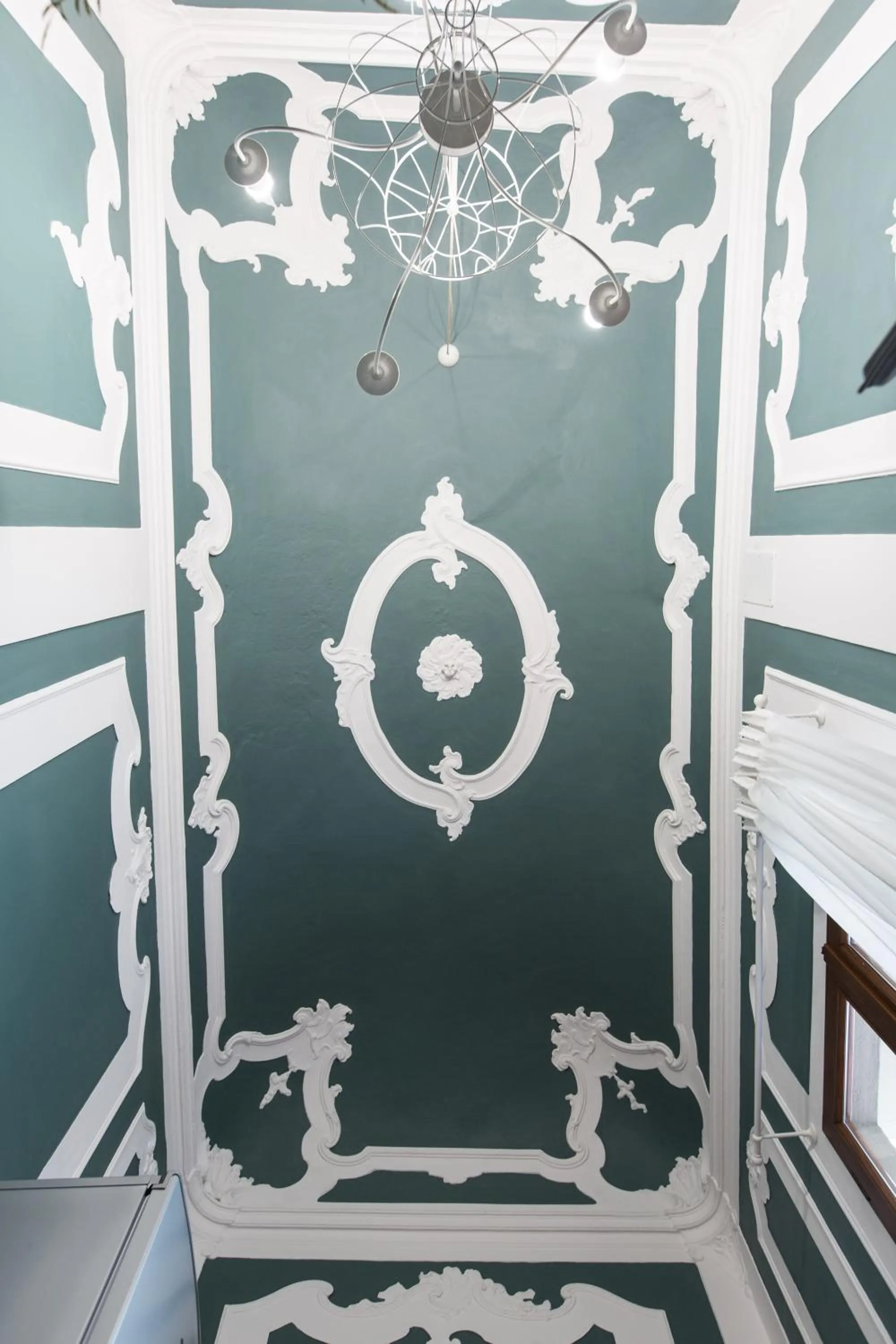 Decorative detail in Canto degli Scali