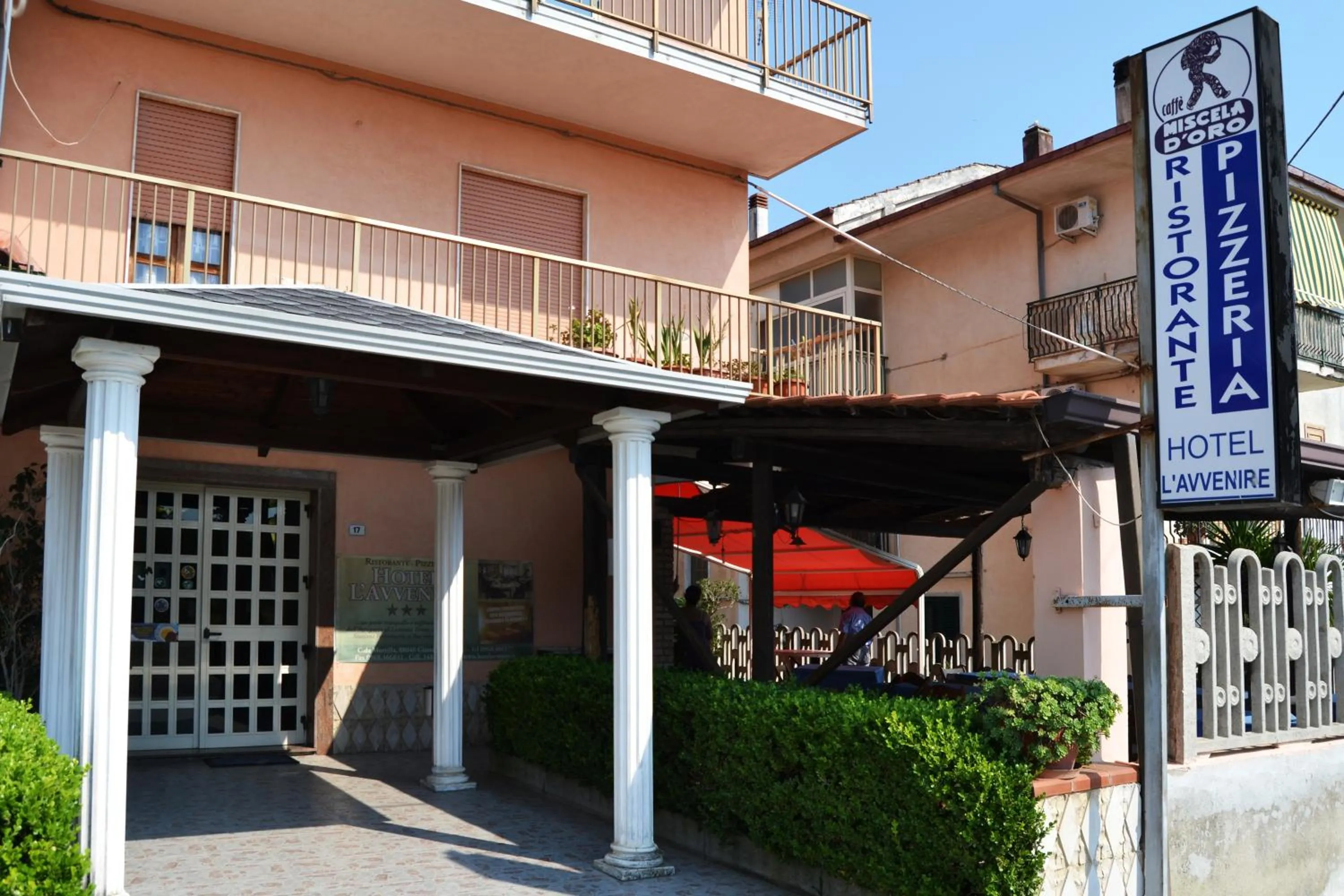 Facade/entrance in Hotel Ristorante L'Avvenire
