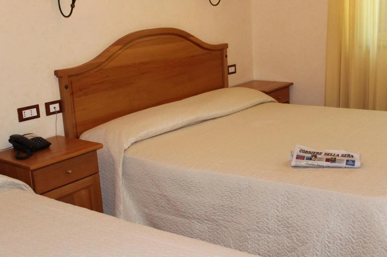 Bed in Hotel Ristorante L'Avvenire