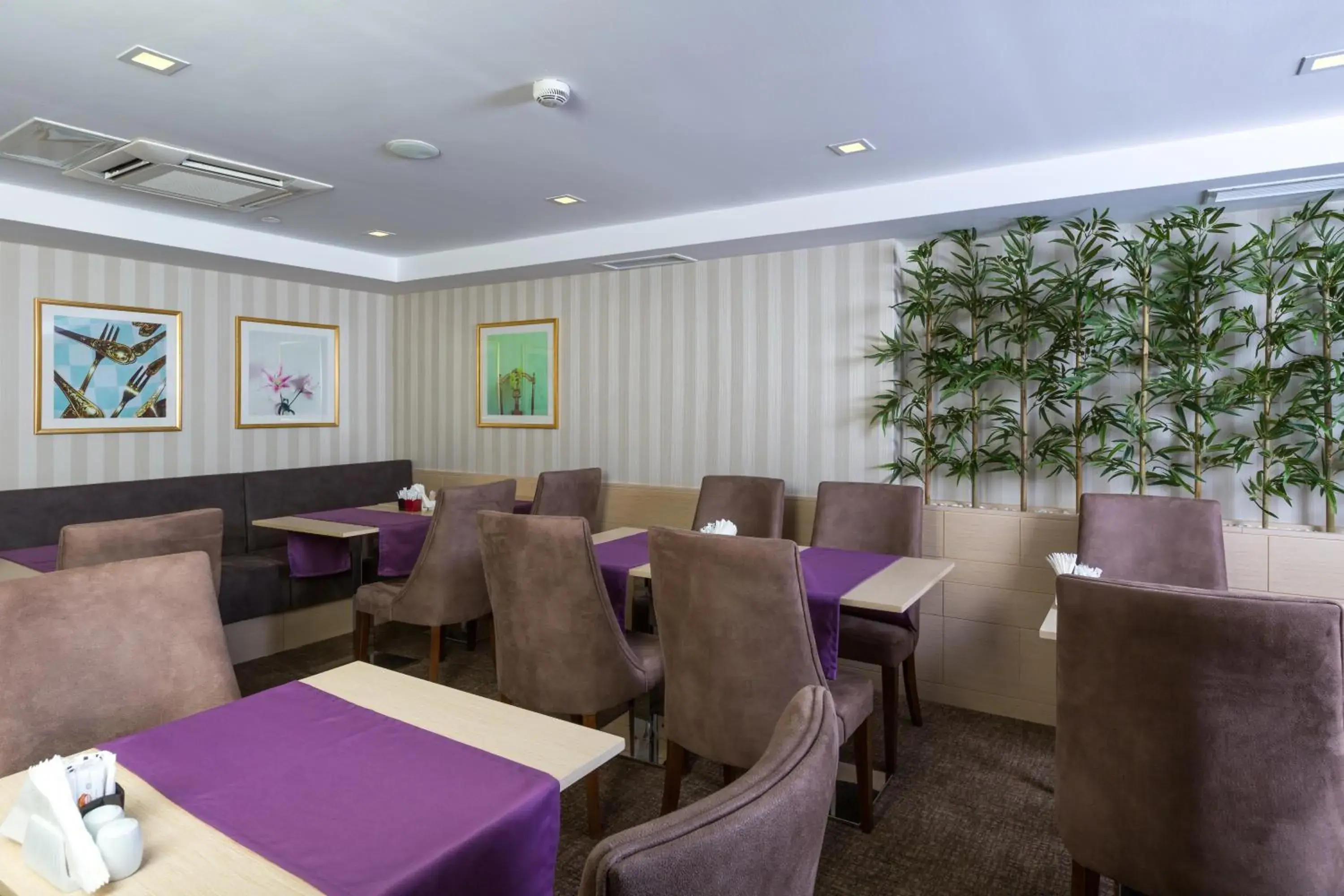 Restaurant/places to eat in Molton Monapart Mecidiyekoy Restaurant/places to eat in Molton Monapart Mecidiyekoy