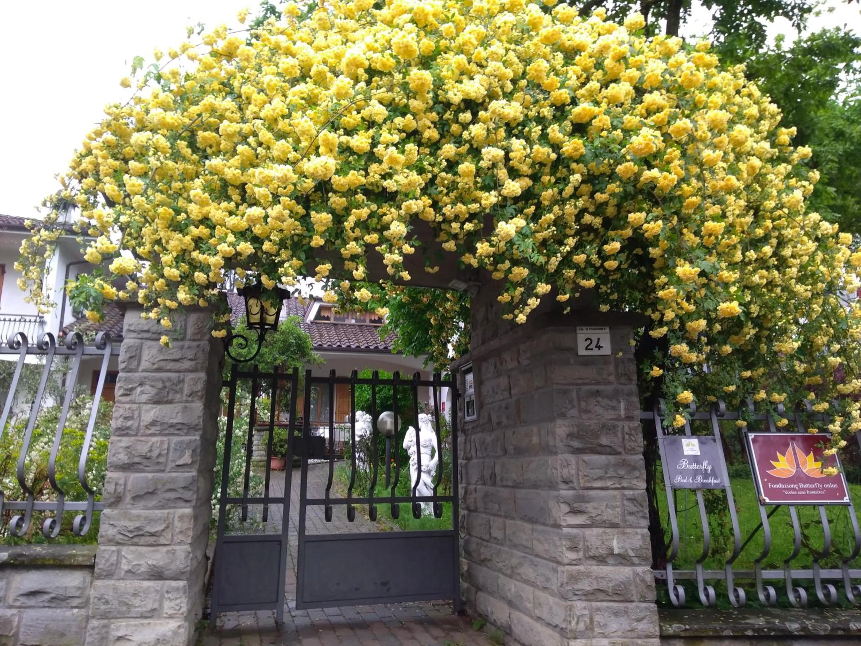 Facade/entrance in Butterfly B&B