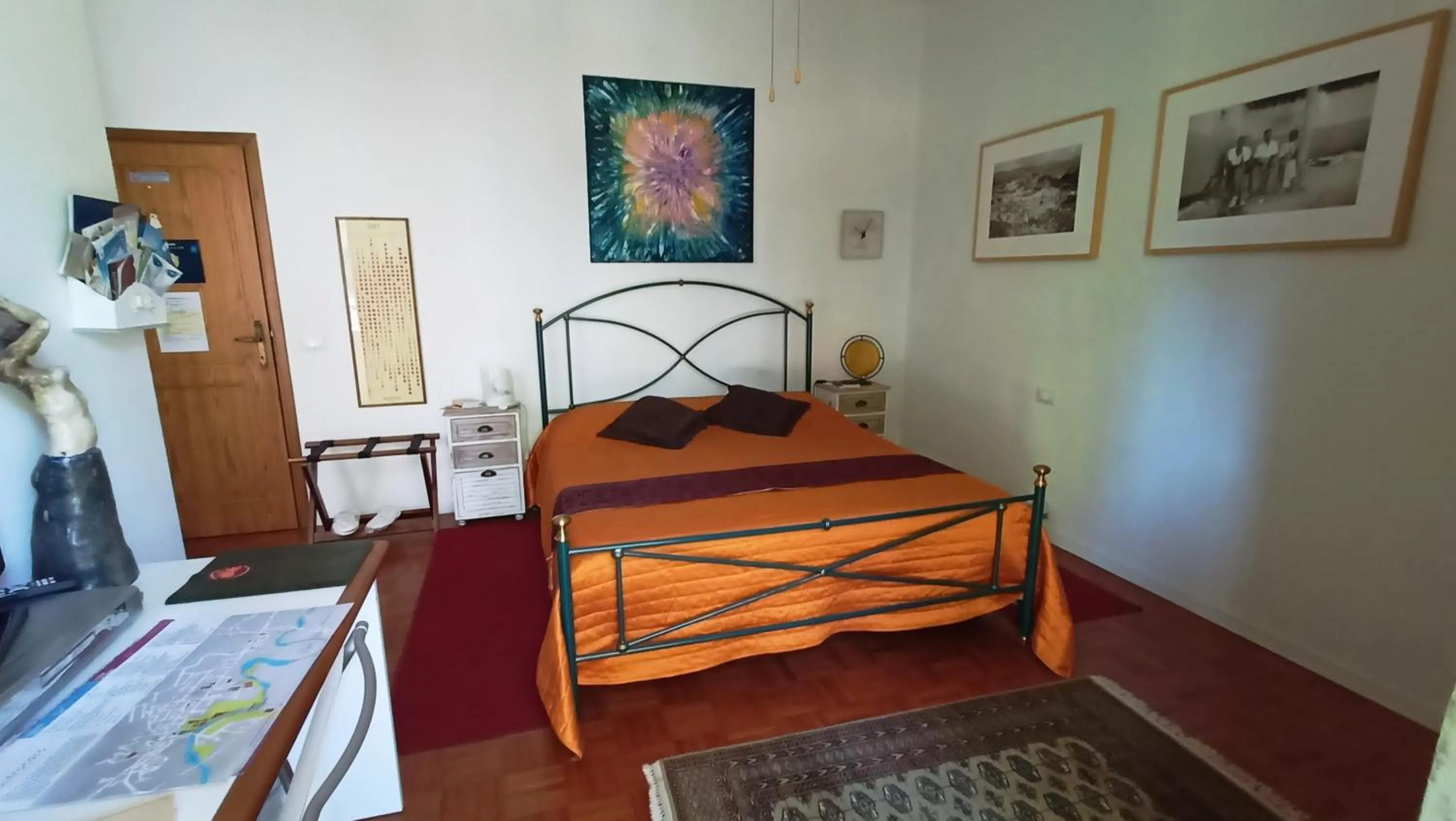 Bed in Butterfly B&B