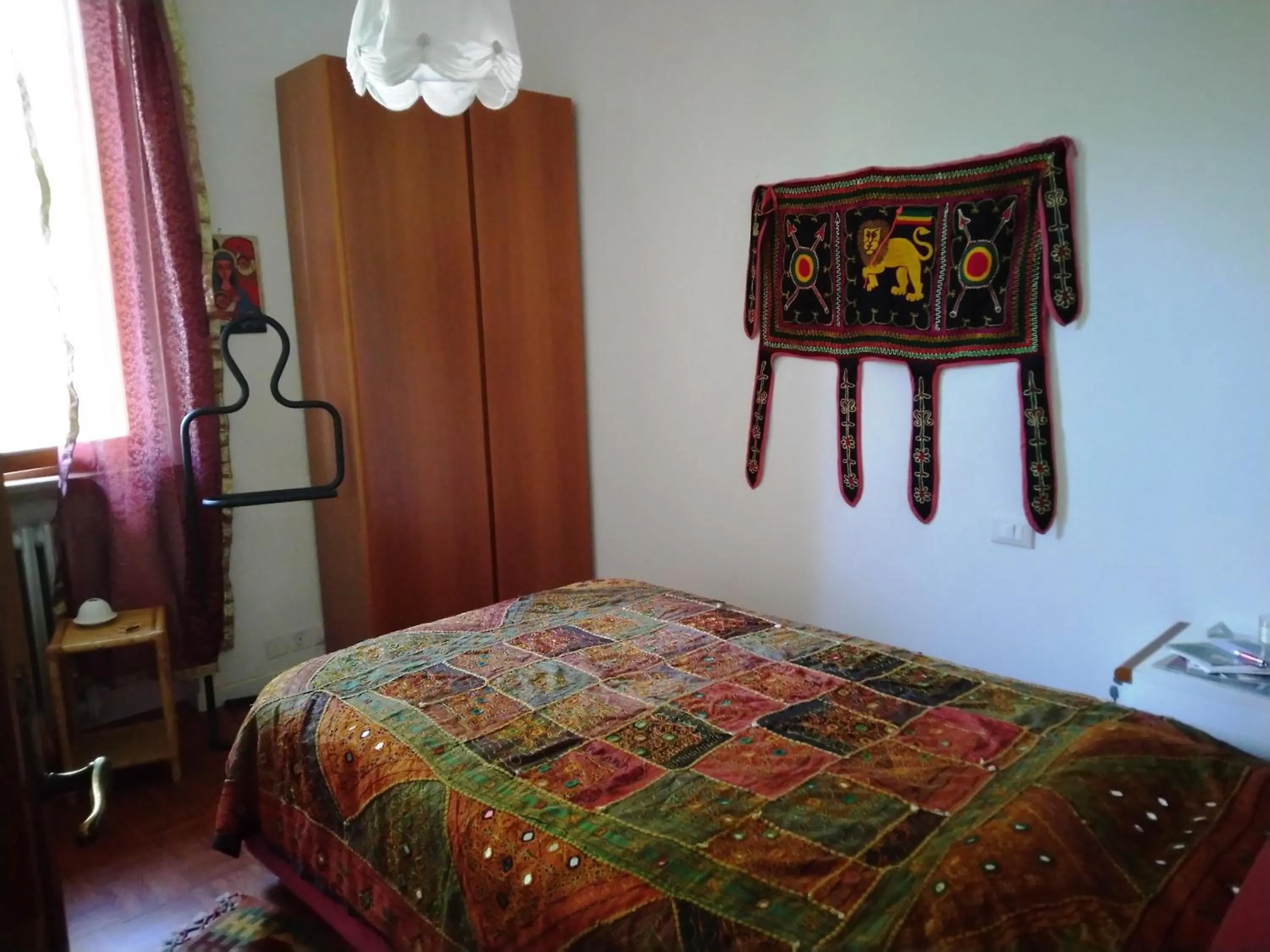 Photo of the whole room, Bed in Butterfly B&B