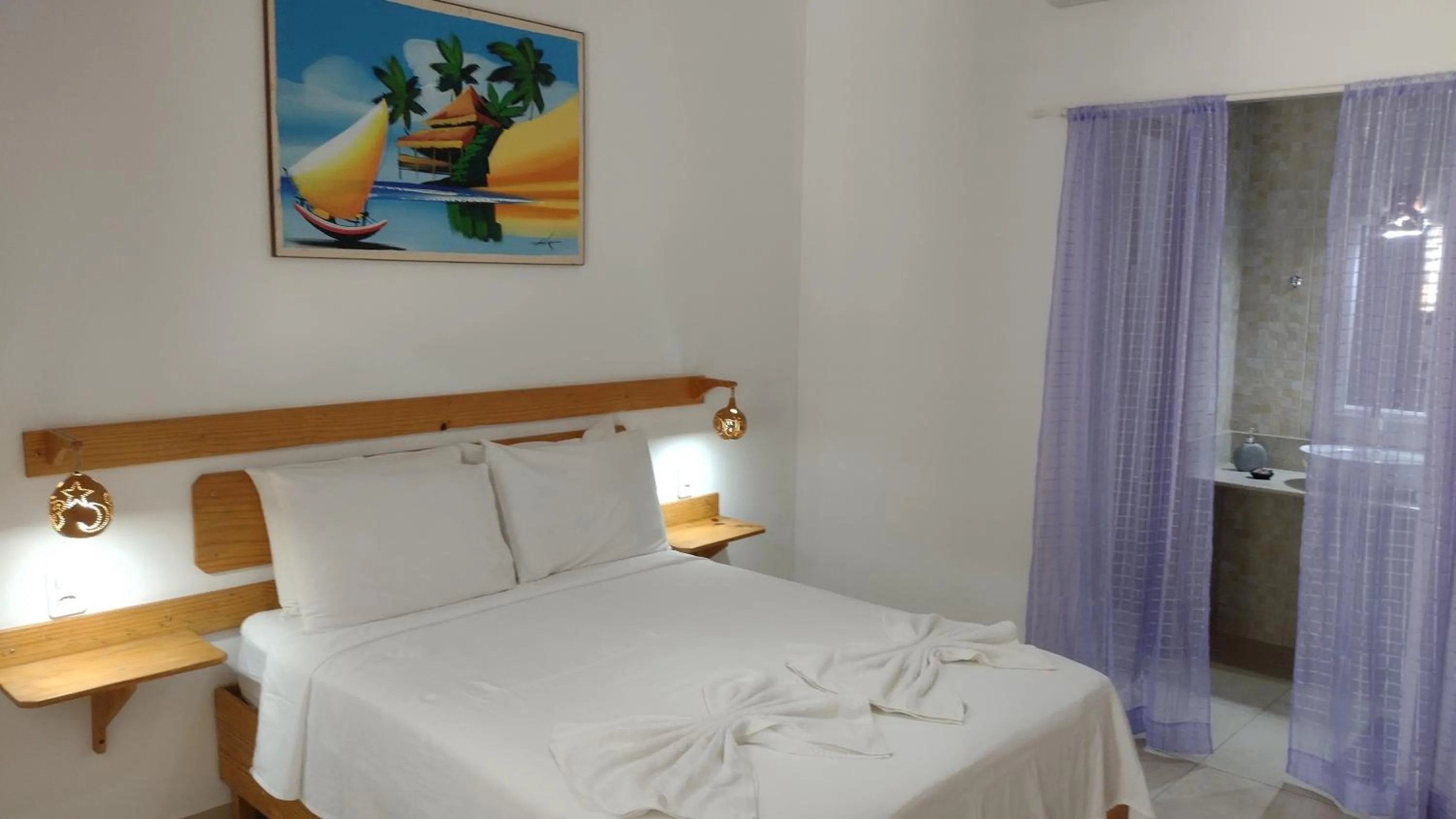 Bedroom, Bed in Hawaii Flats