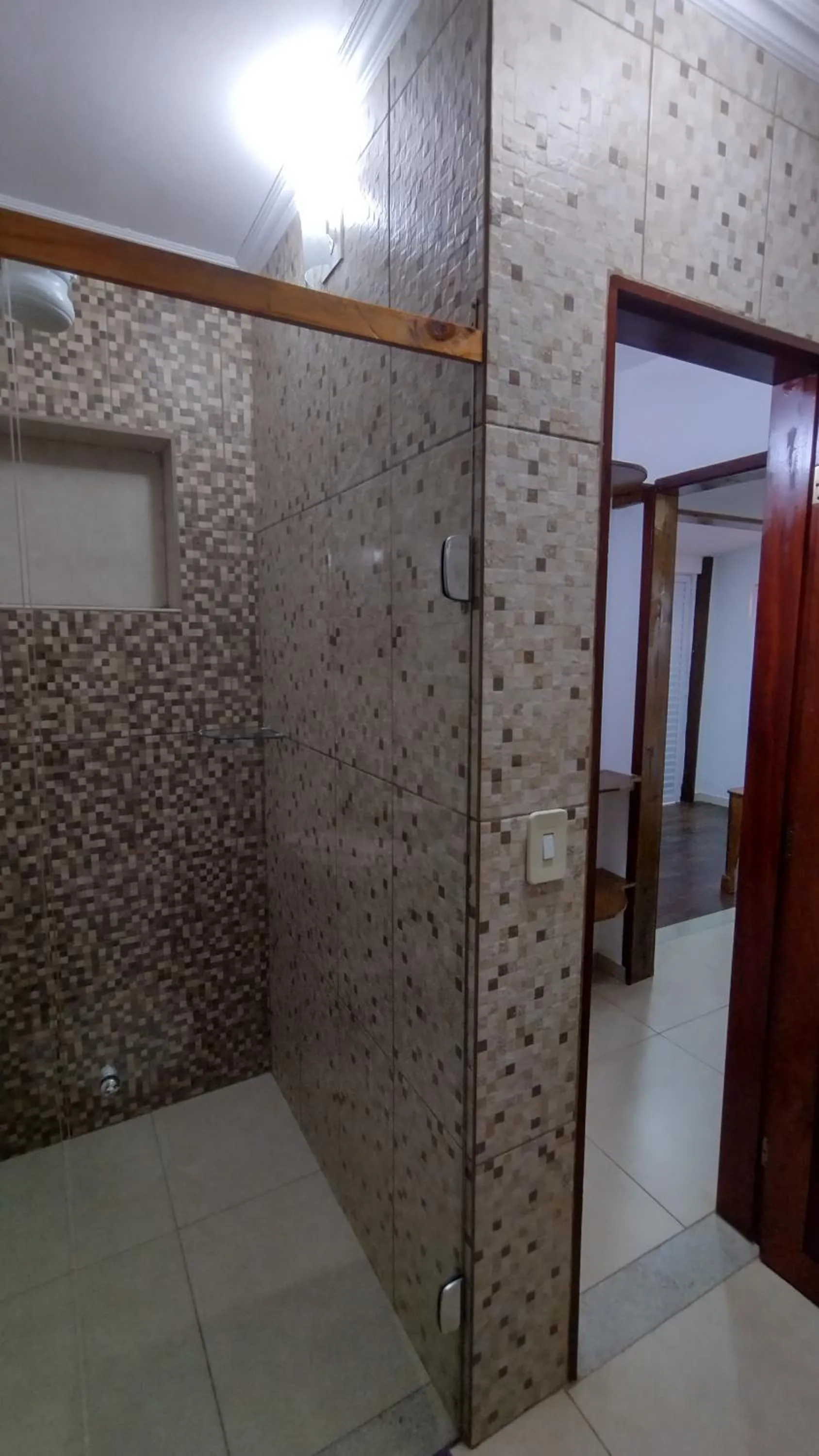 Shower in Hawaii Flats