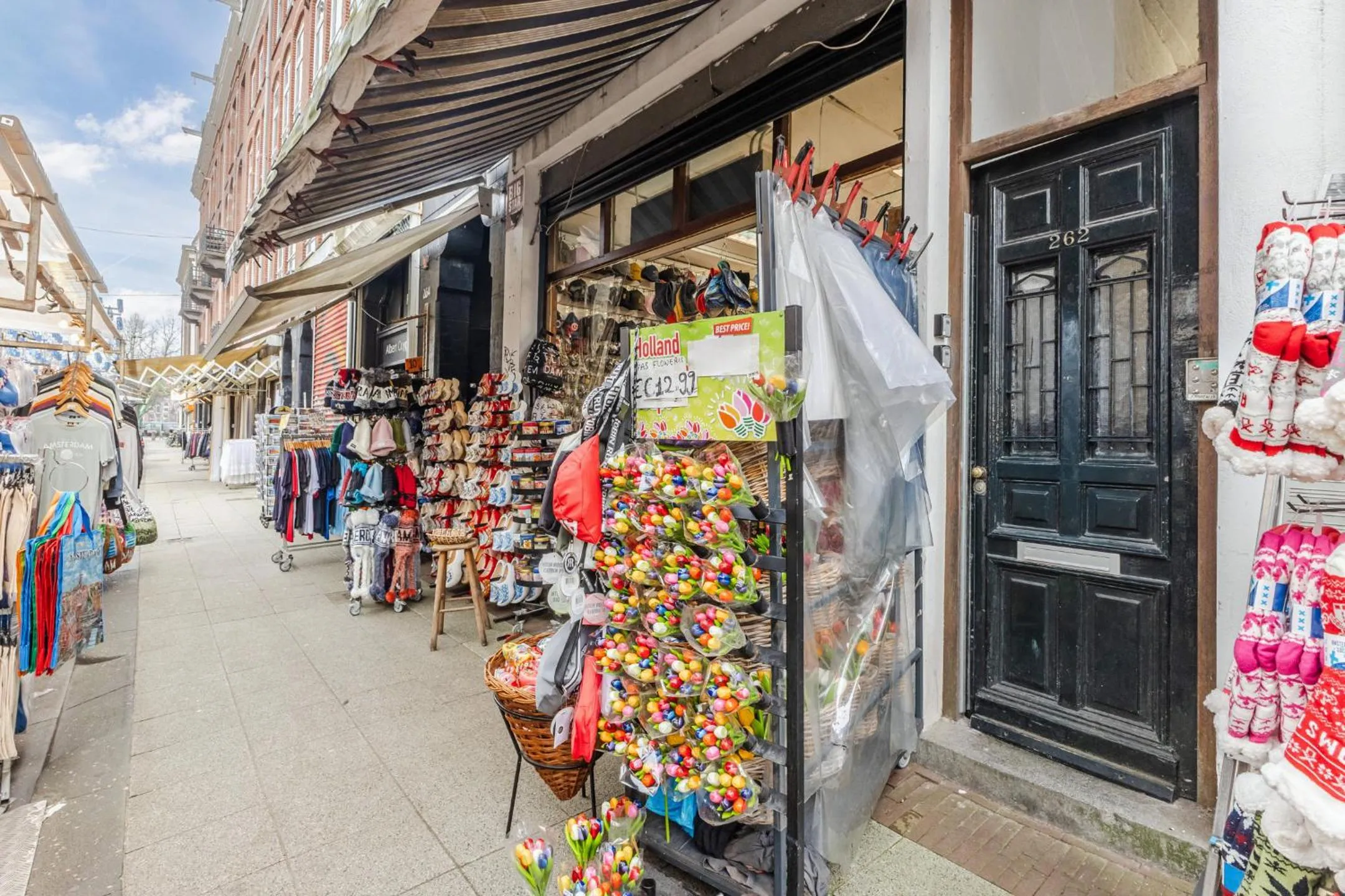 Day in Albert Cuyp Studio