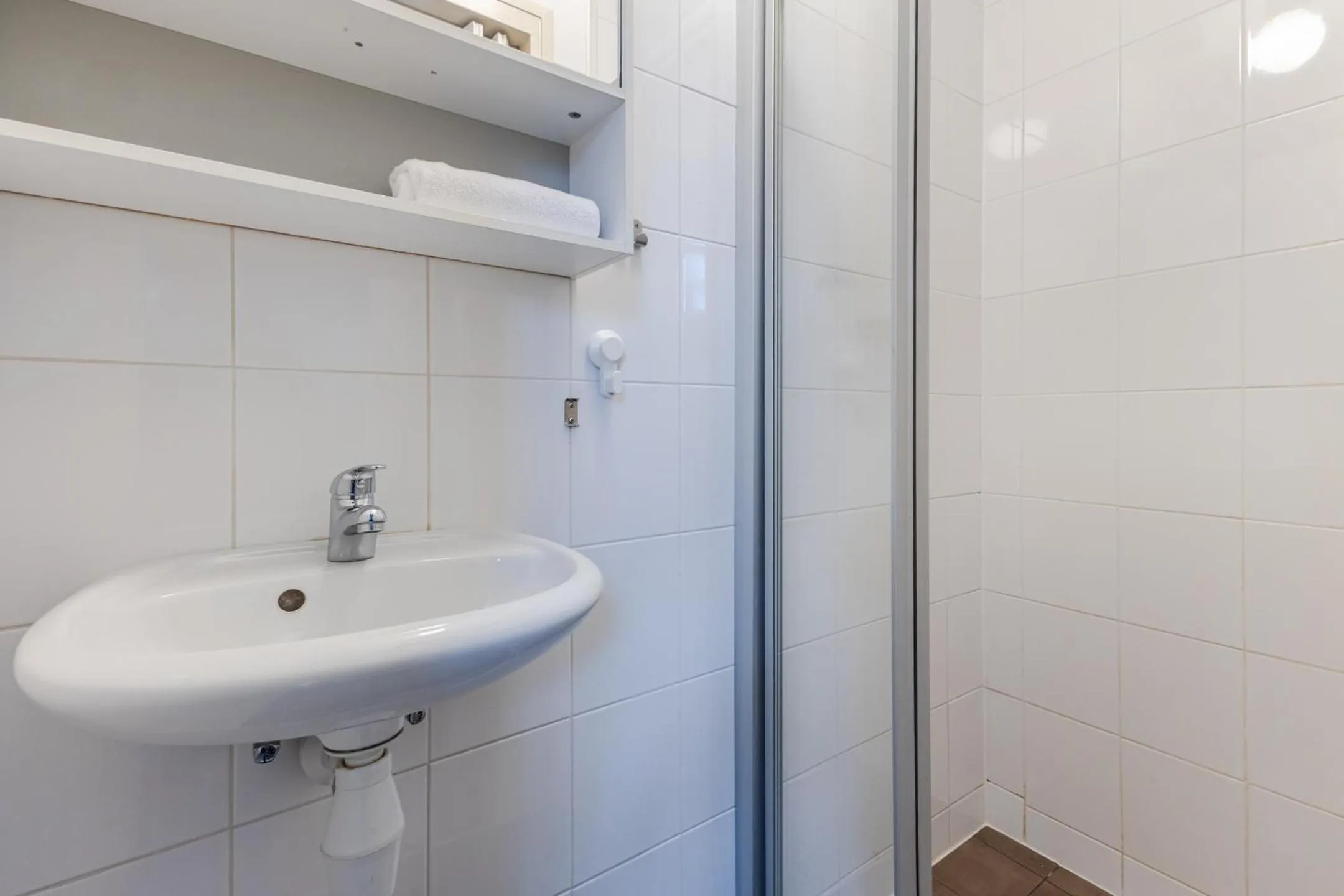 Bathroom in Albert Cuyp Studio