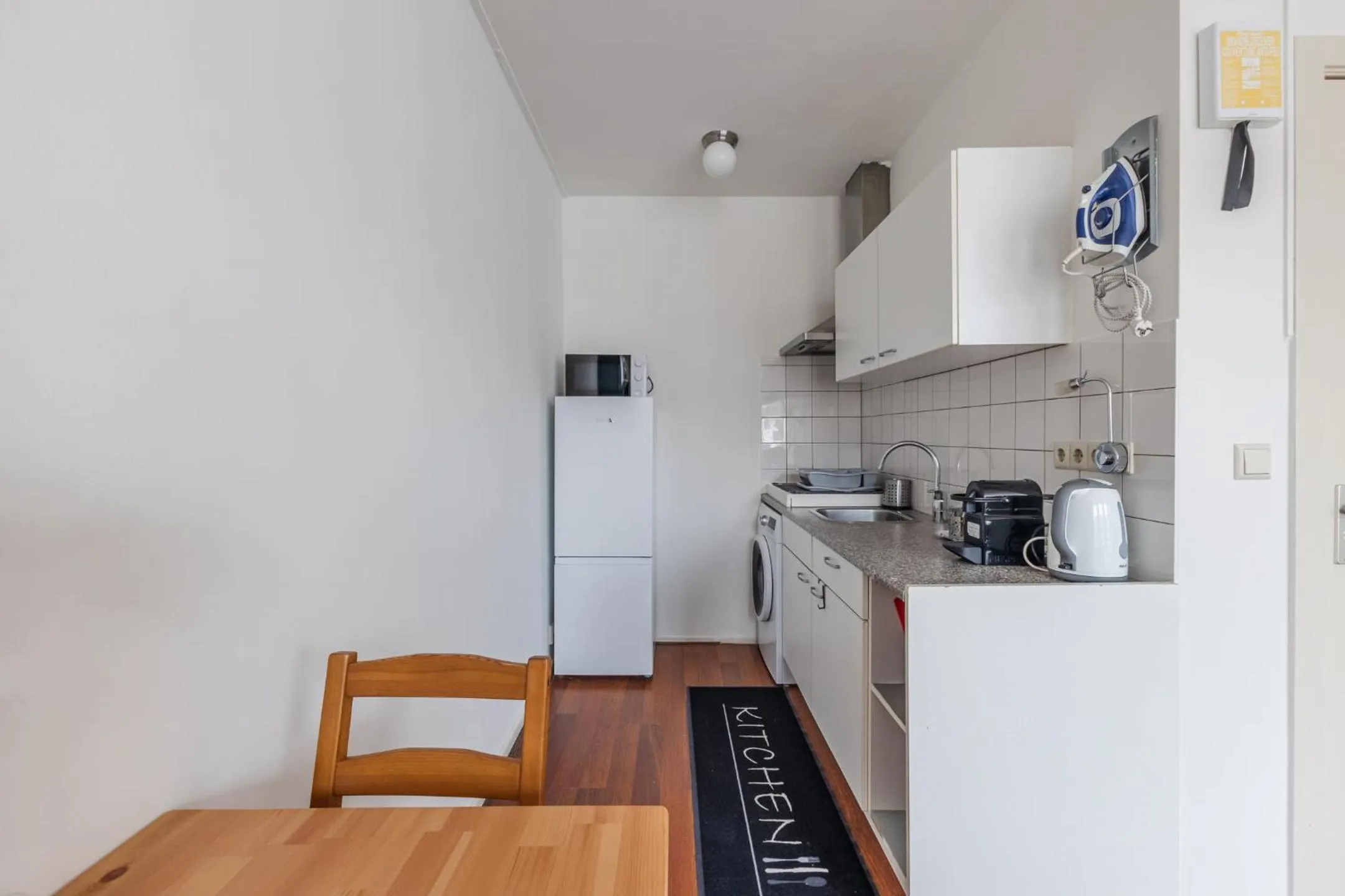 Kitchen or kitchenette in Albert Cuyp Studio
