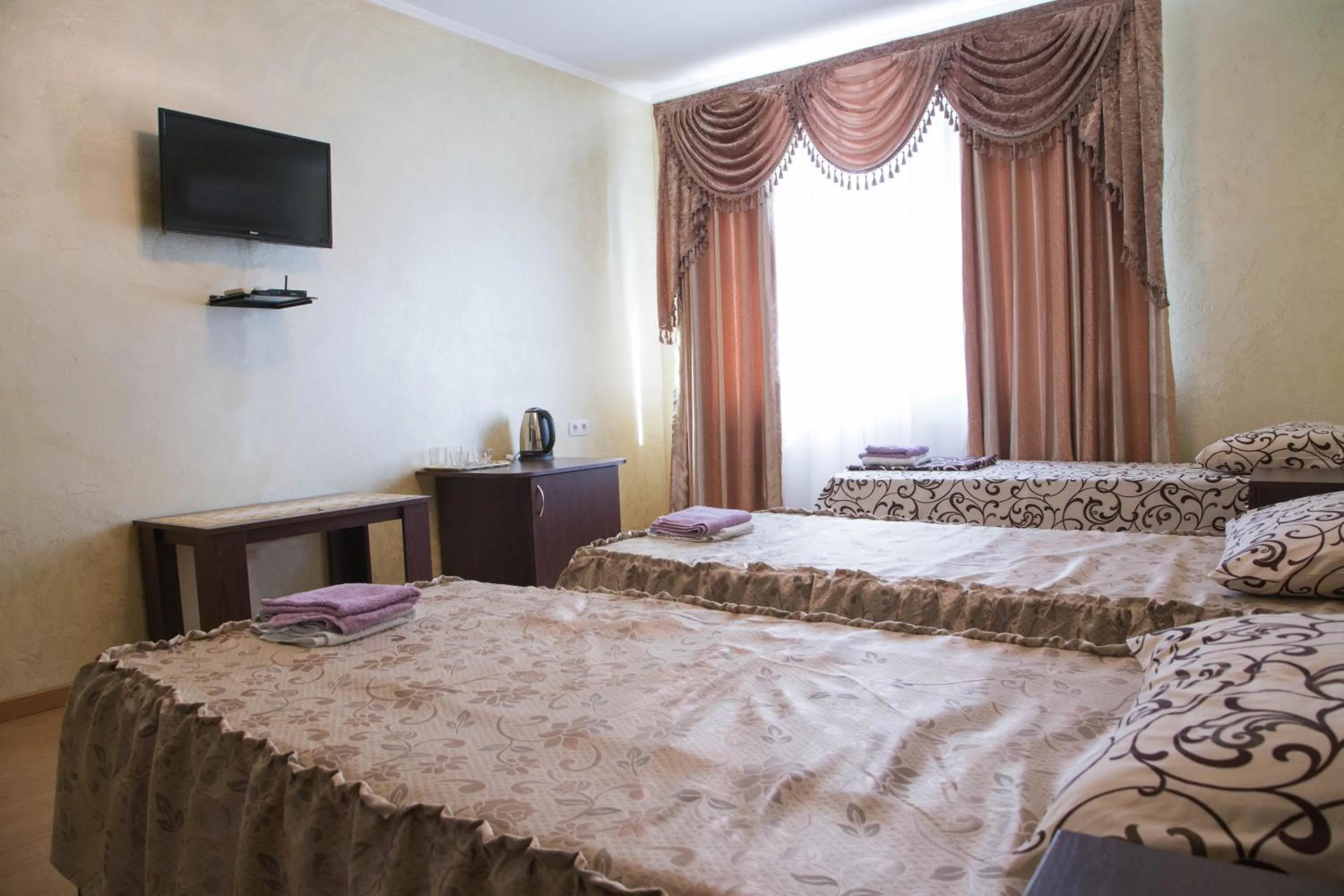 Photo of the whole room, Bed in Guest House Montreal